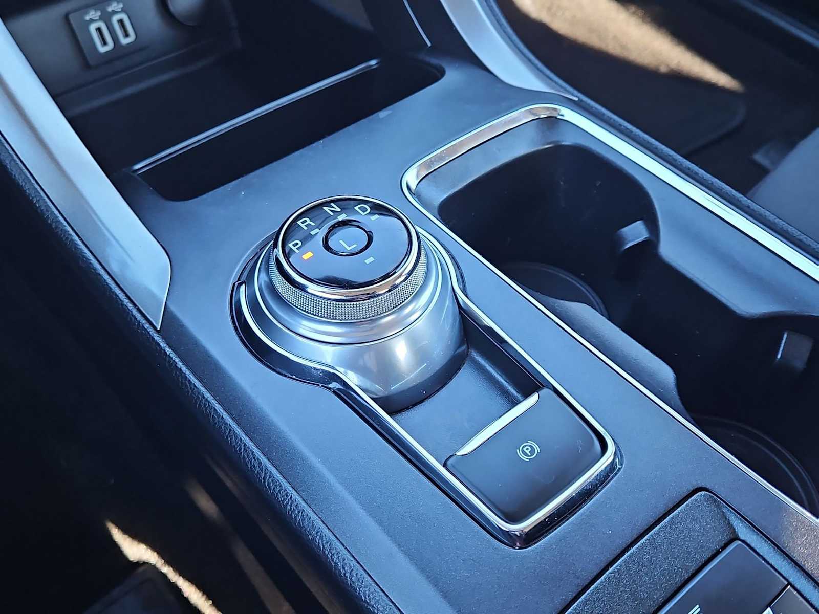 Thumbnail: 2020 Ford Fusion - 31