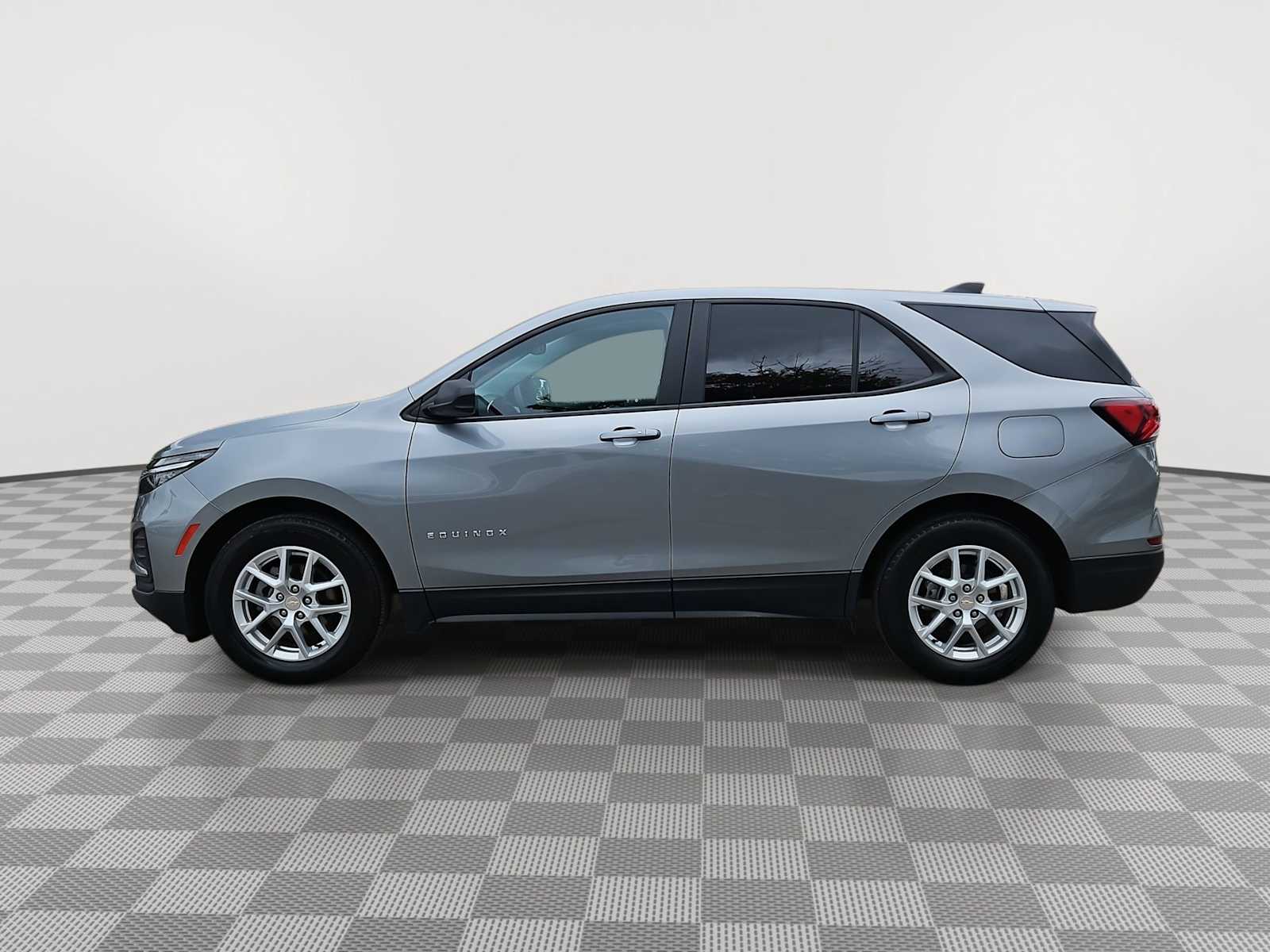 Thumbnail: 2023 Chevrolet Equinox - 5