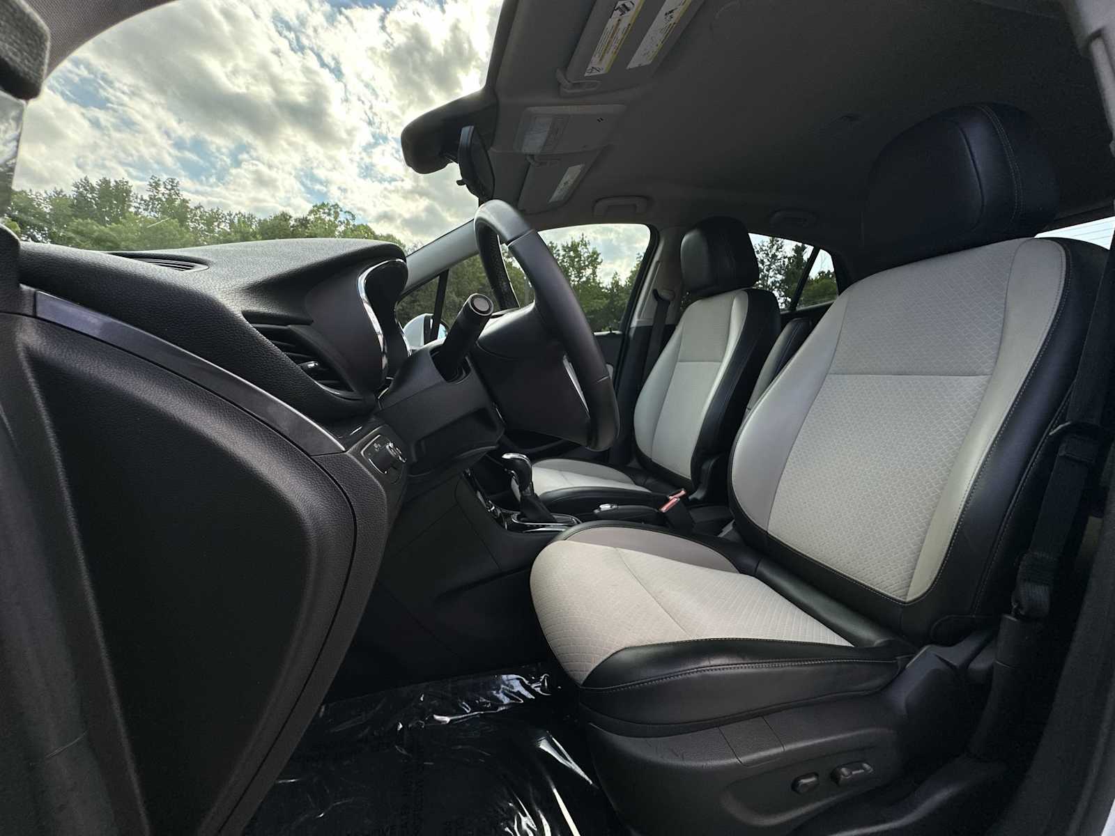 Thumbnail: 2021 Buick Encore - 24
