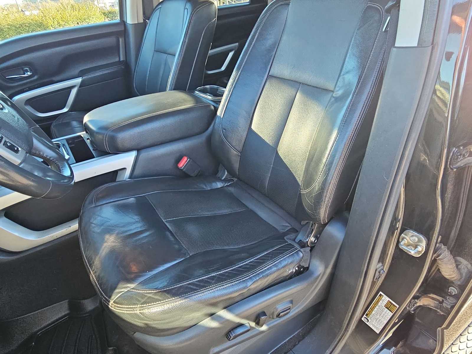 Thumbnail: 2017 Nissan Titan - 17