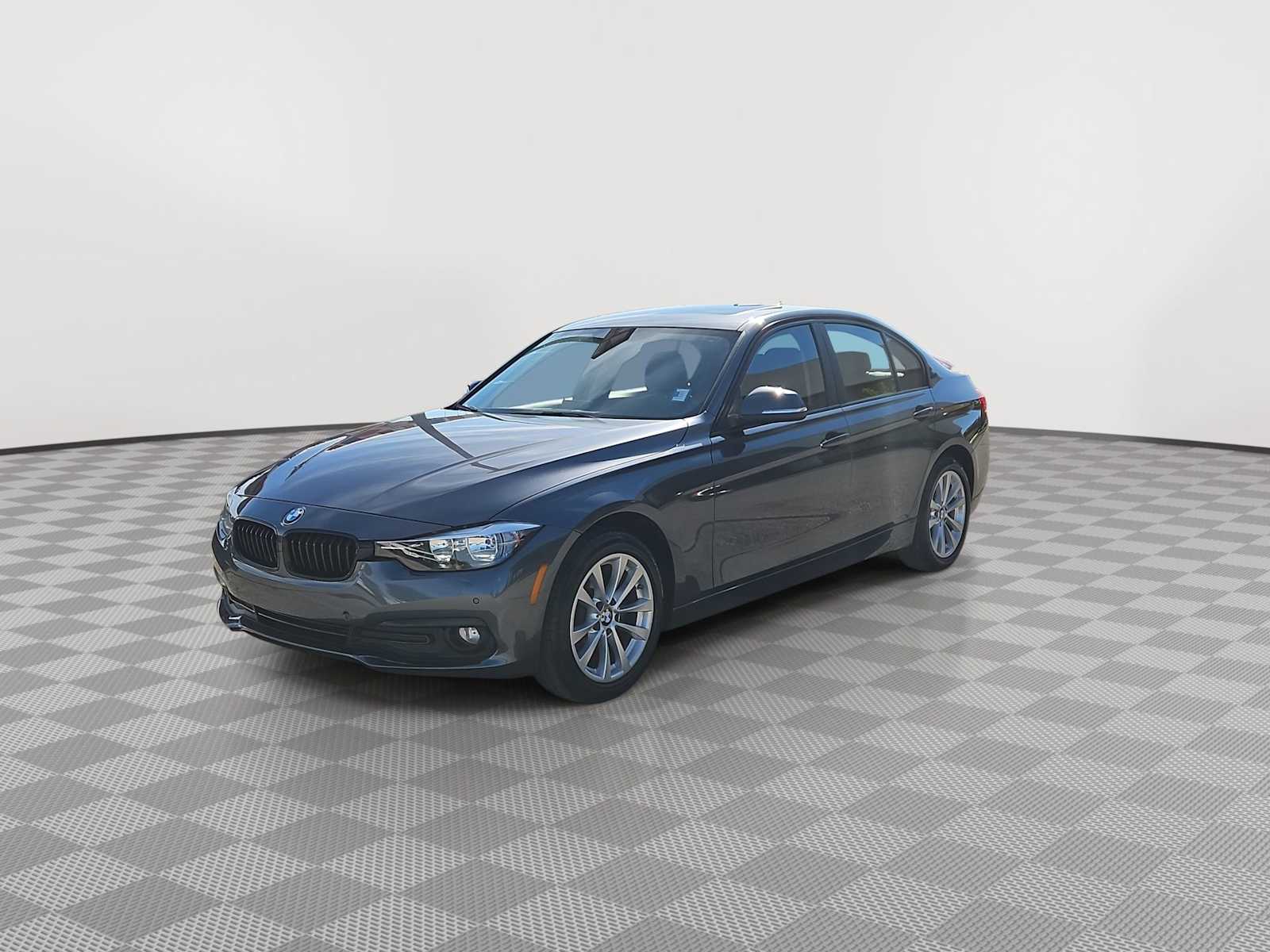 Thumbnail: 2016 BMW 3 Series - 6