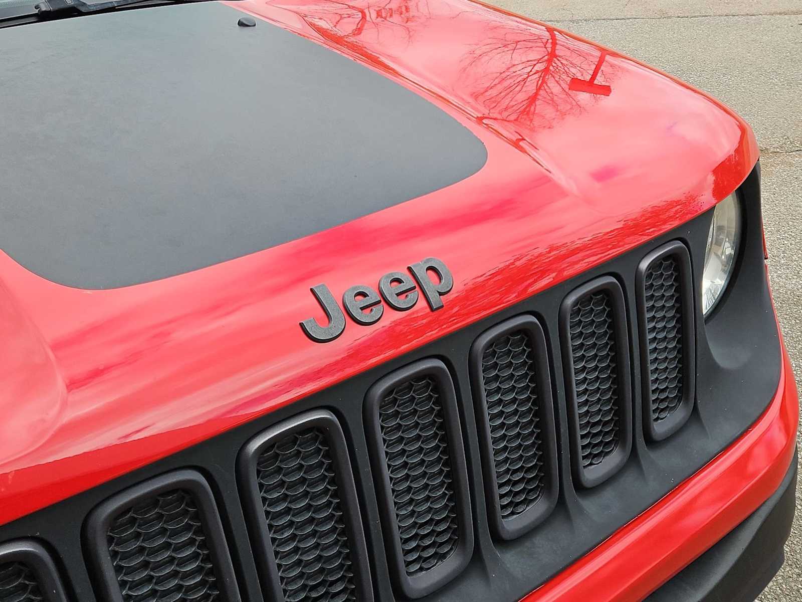 Thumbnail: 2015 Jeep Renegade - 12