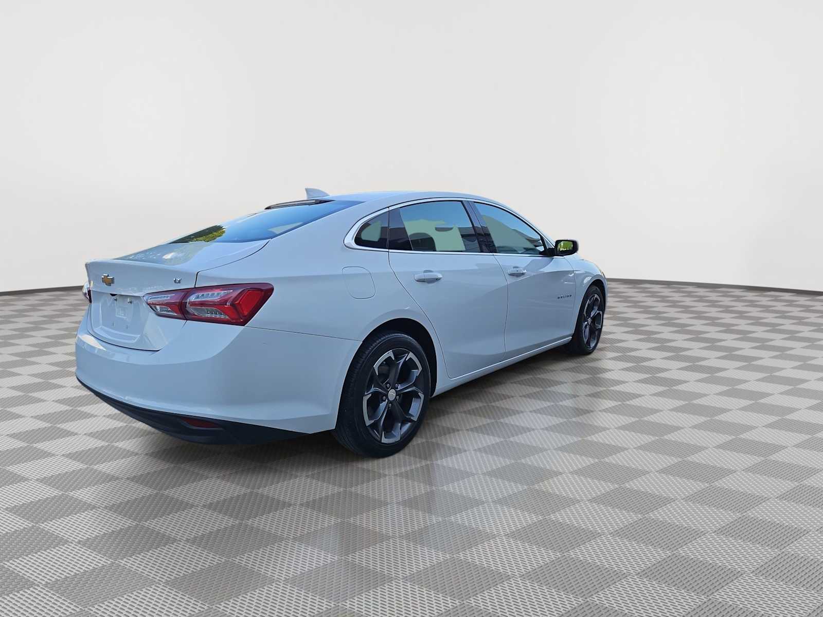 Thumbnail: 2022 Chevrolet Malibu - 8