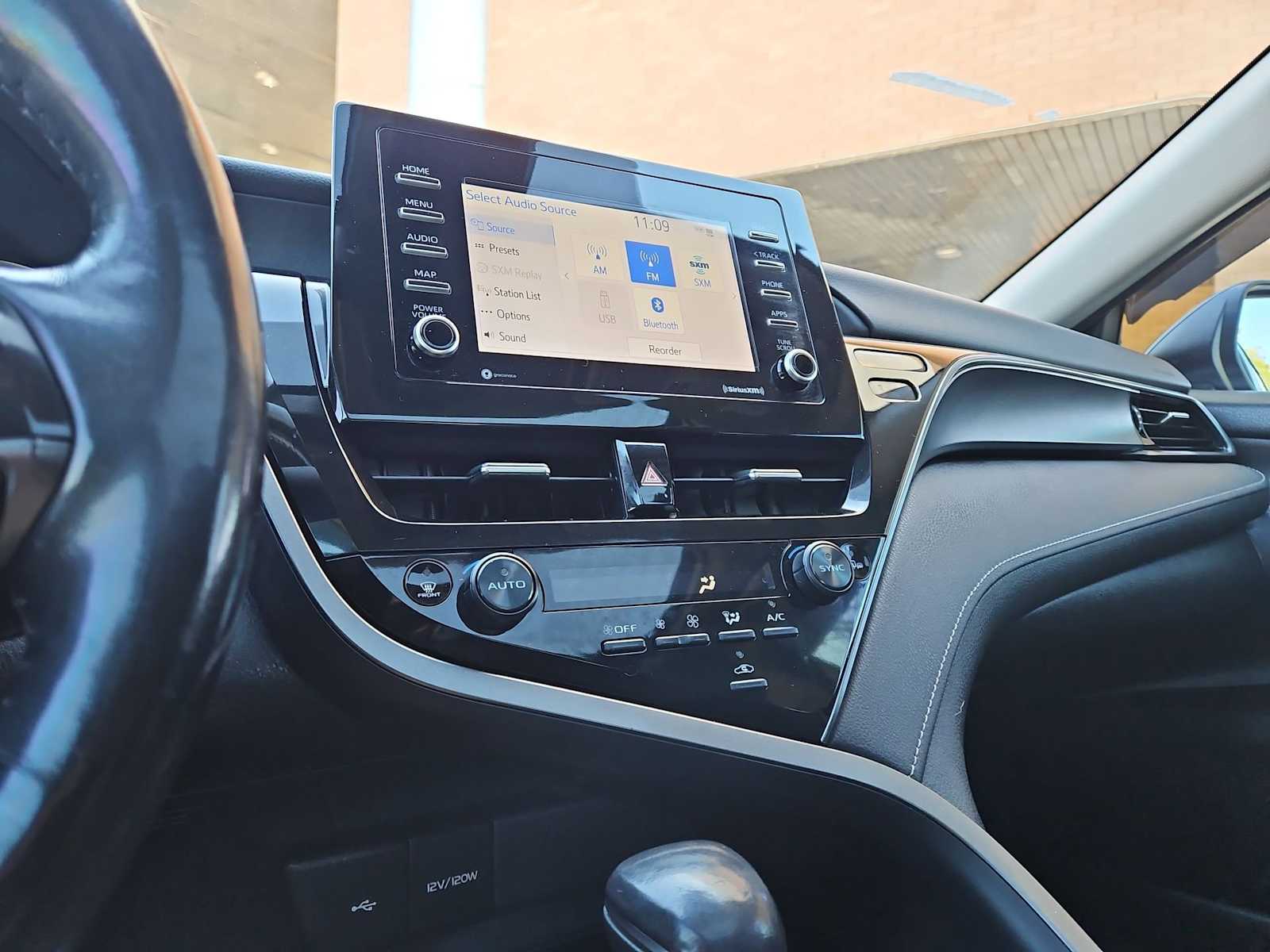 Thumbnail: 2022 Toyota Camry - 28