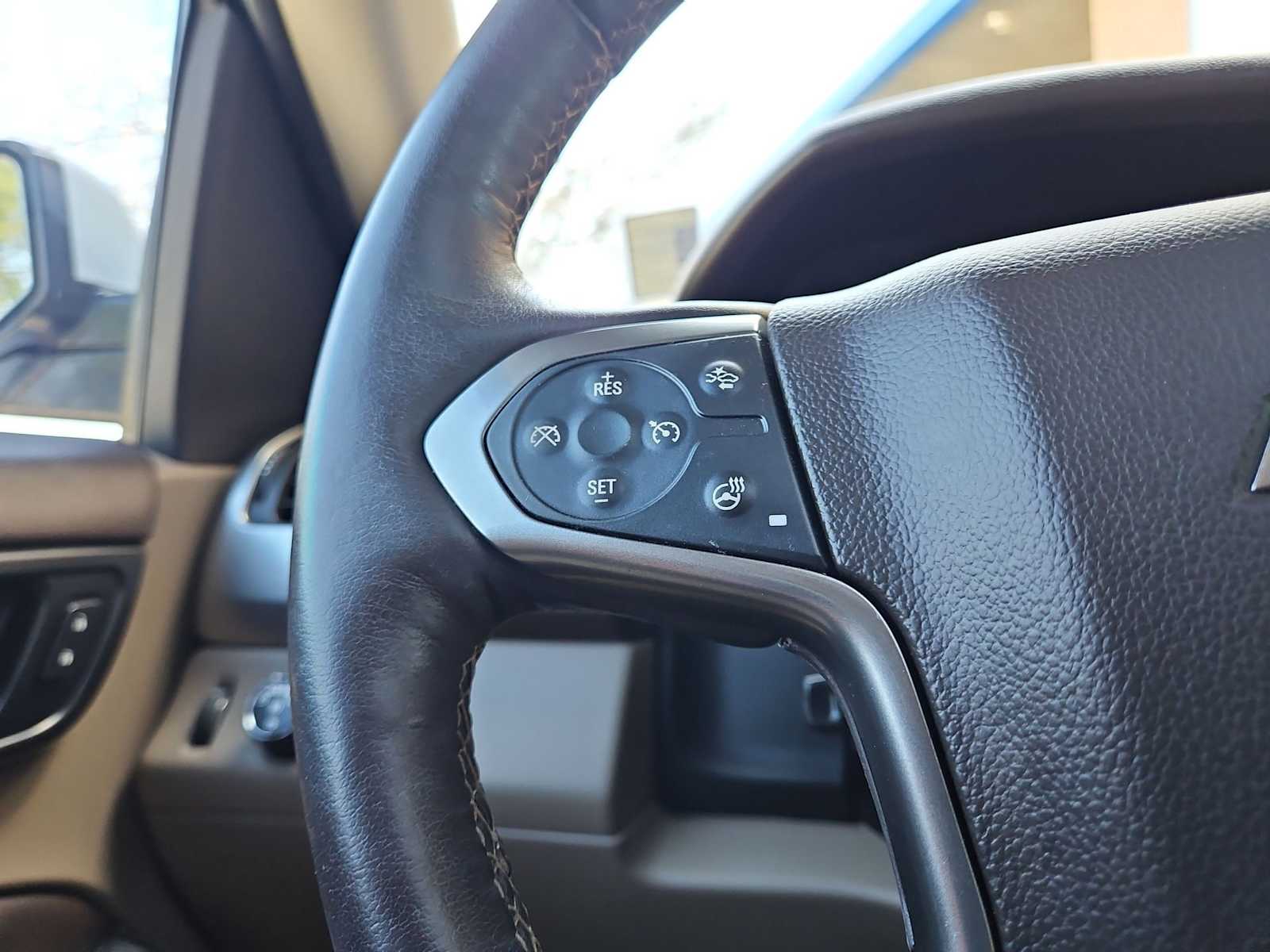 Thumbnail: 2018 Chevrolet Tahoe - 25