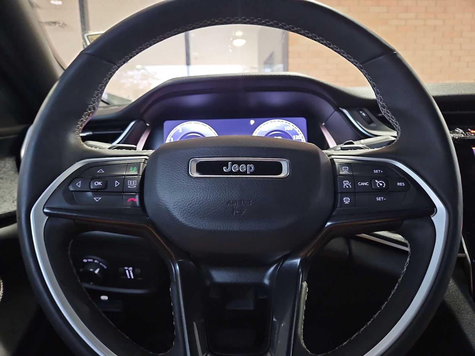 Thumbnail: 2023 Jeep Grand Cherokee L - 22
