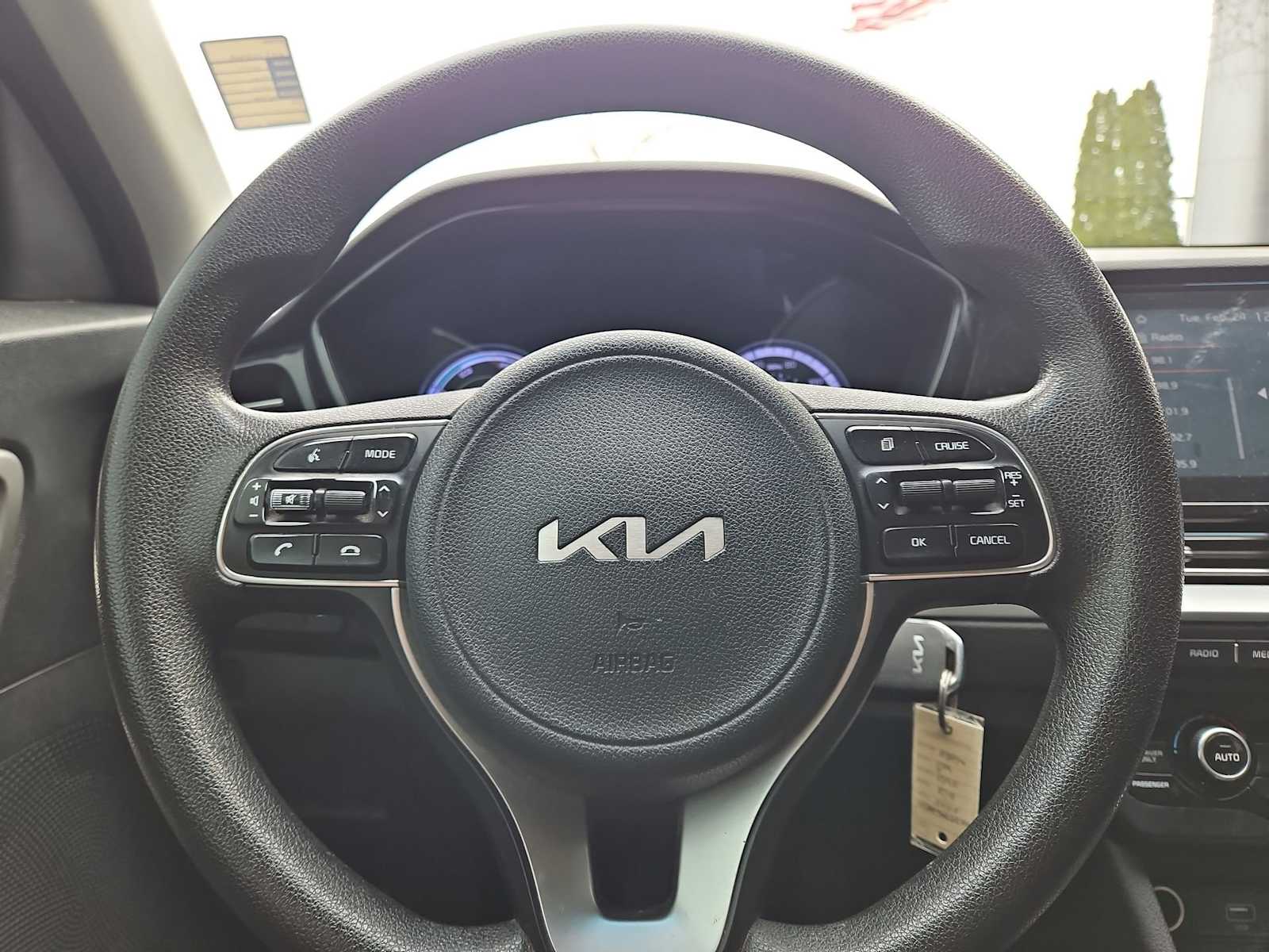 Thumbnail: 2022 Kia Niro - 22