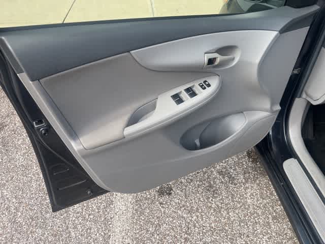 Thumbnail: 2009 Toyota Corolla - 9