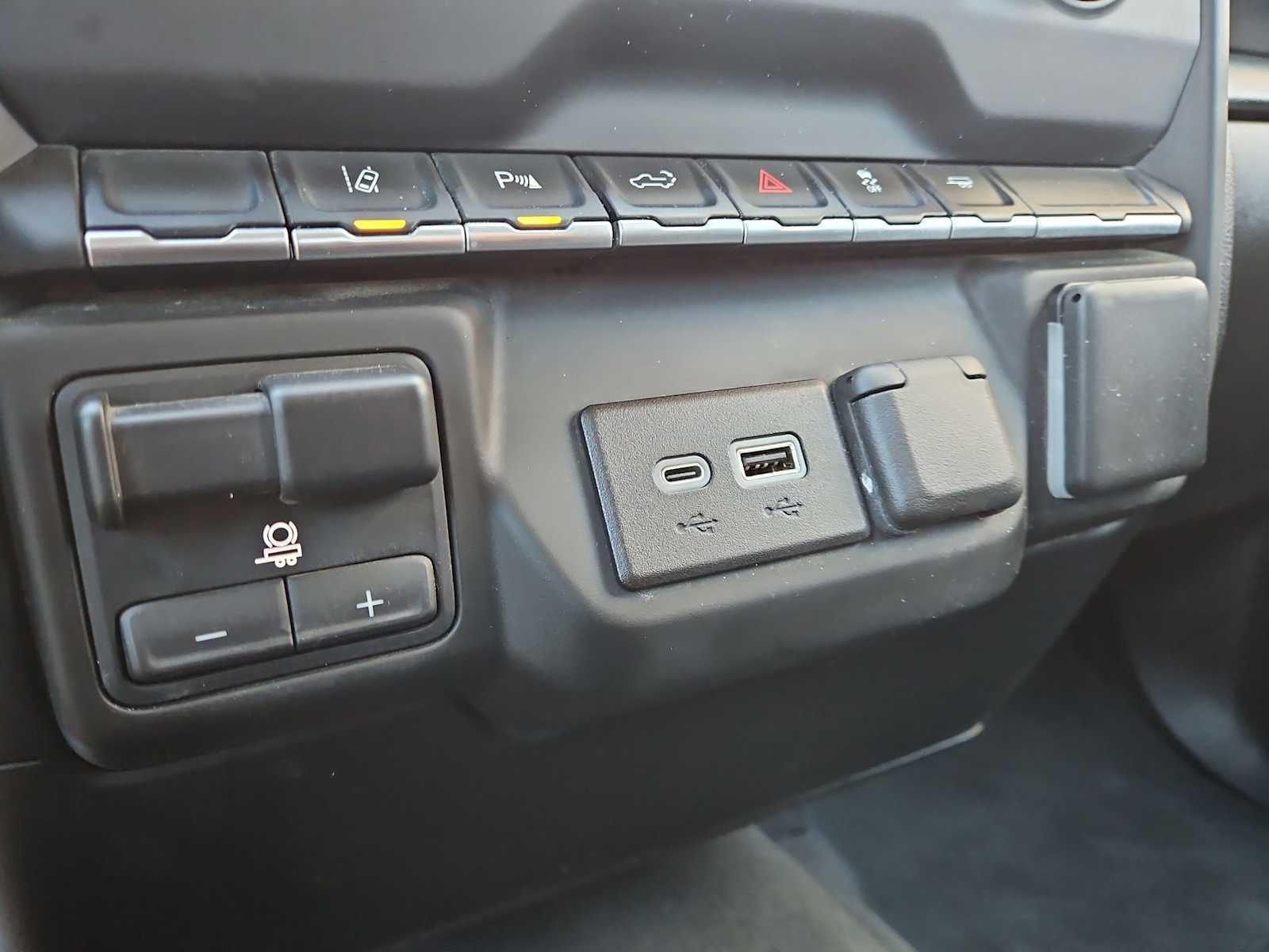 Thumbnail: 2024 Chevrolet Silverado 2500 - 29