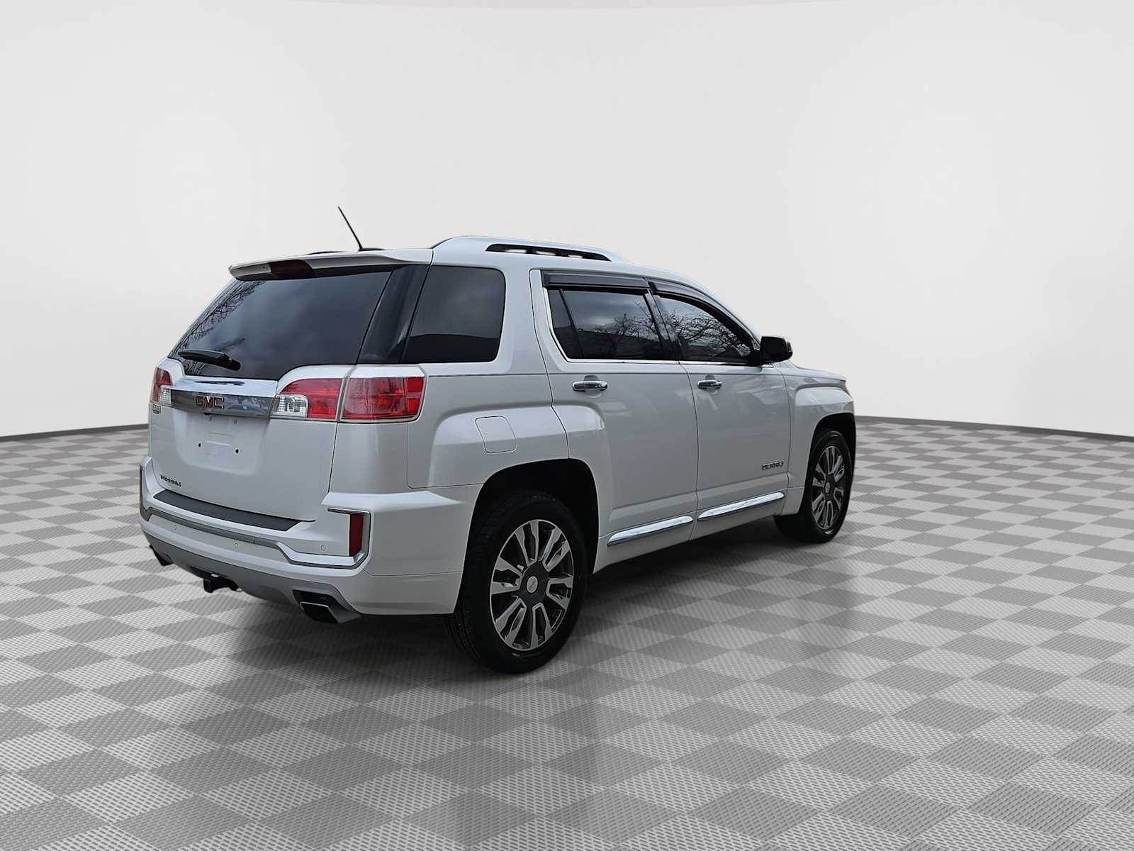 Thumbnail: 2017 GMC Terrain - 8