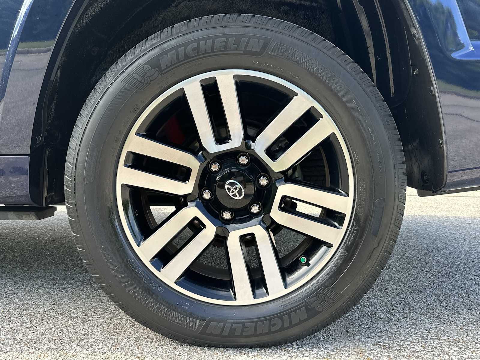 Thumbnail: 2015 Toyota 4Runner - 21