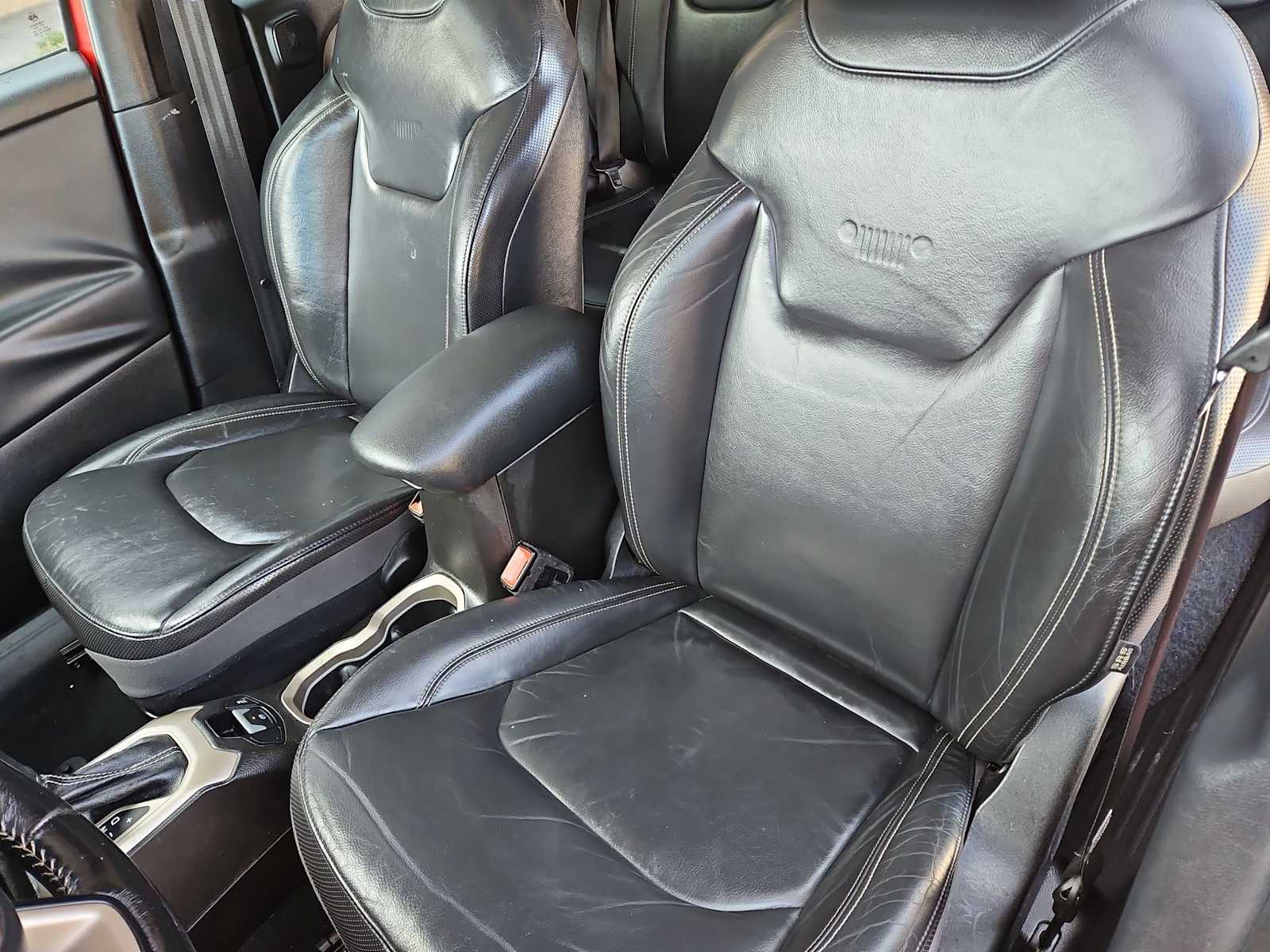 Thumbnail: 2016 Jeep Renegade - 16