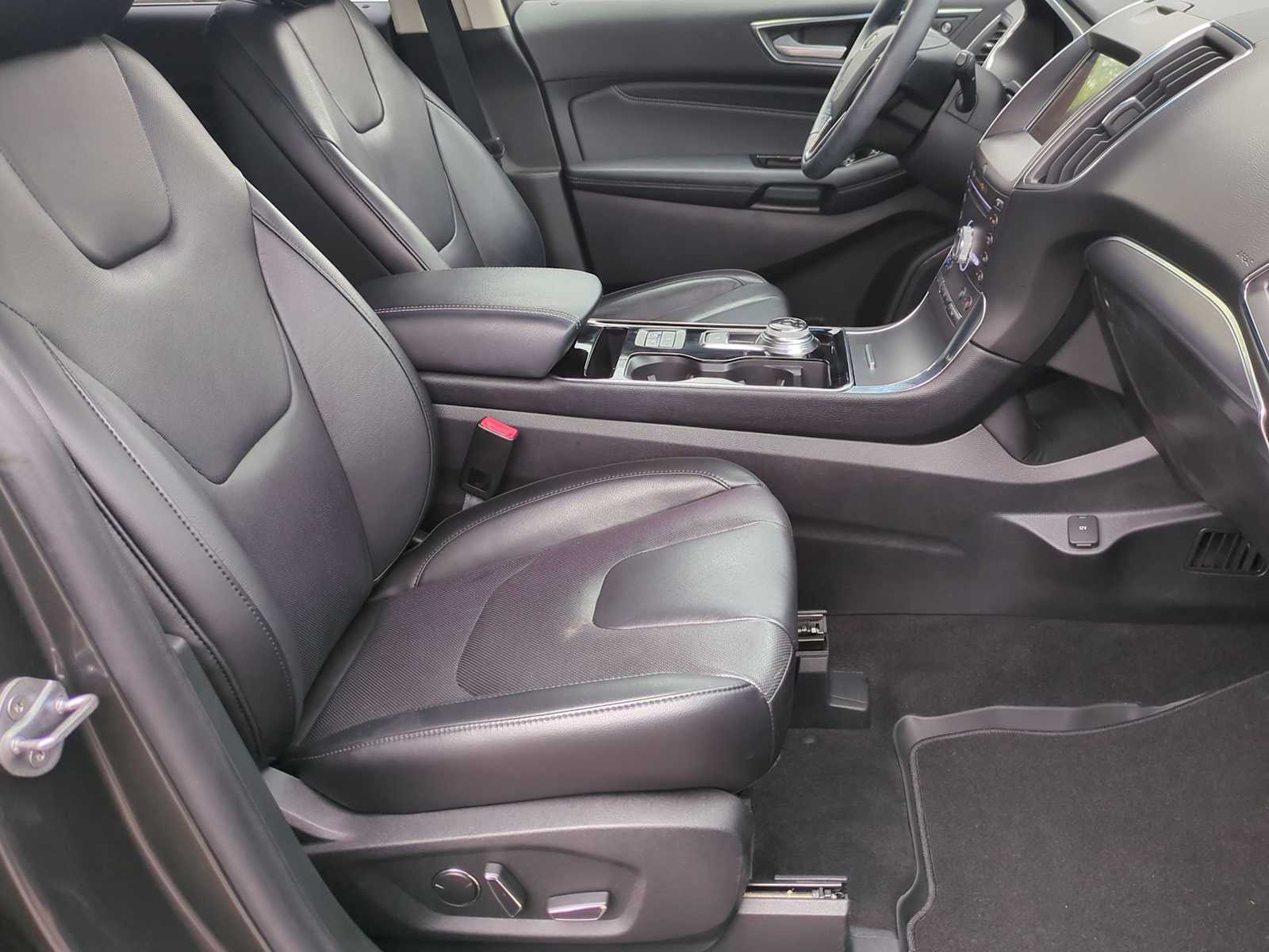 Thumbnail: 2019 Ford Edge - 24