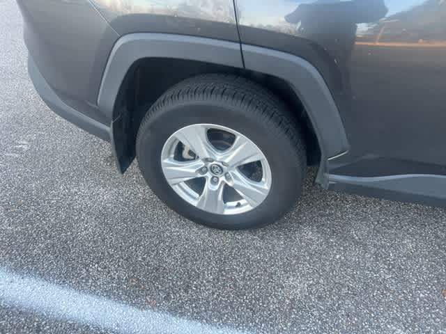 Thumbnail: 2020 Toyota RAV4 - 15