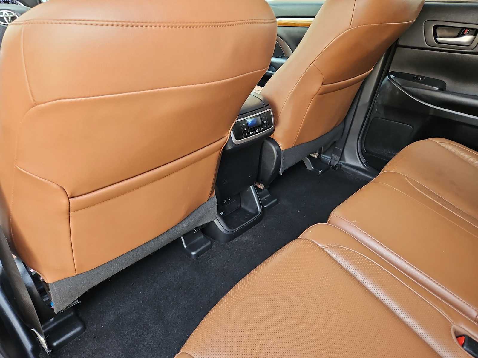 Thumbnail: 2018 Toyota Highlander - 19