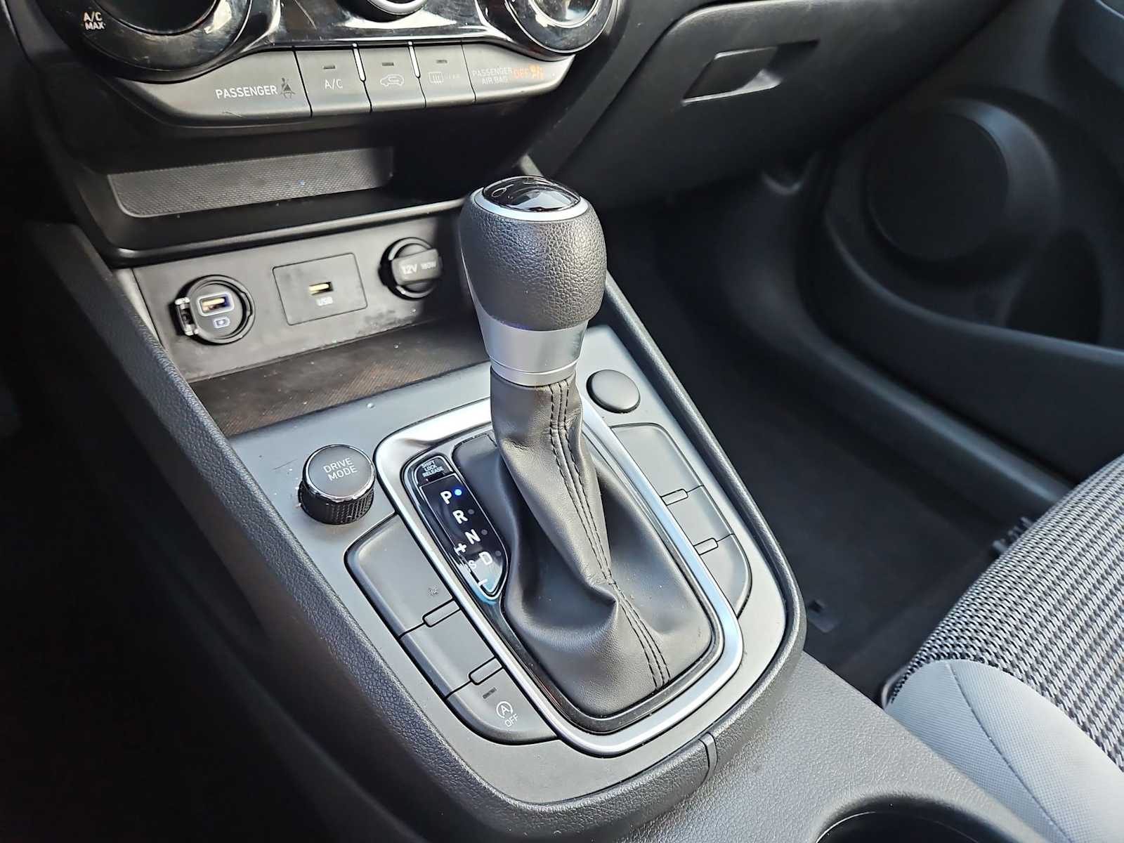 Thumbnail: 2022 Hyundai Kona - 32