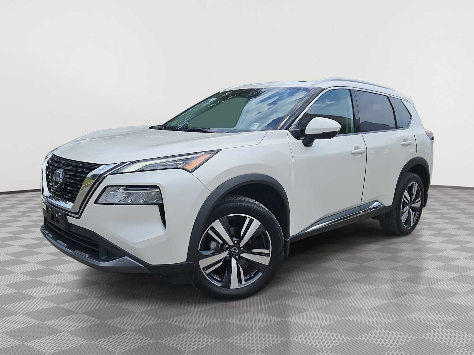 Thumbnail: 2023 Nissan Rogue - 1
