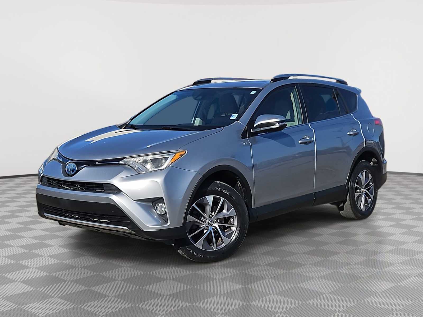 Thumbnail: 2017 Toyota RAV4 - 1