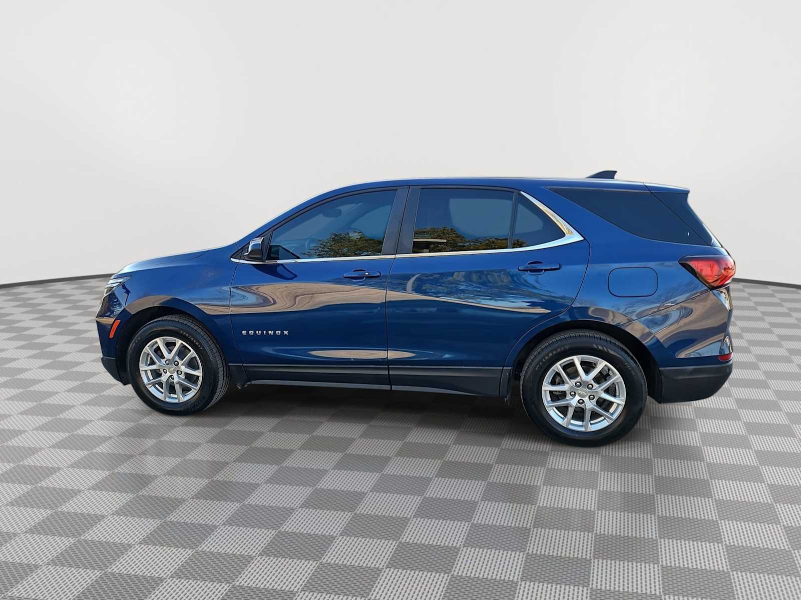 Thumbnail: 2022 Chevrolet Equinox - 5