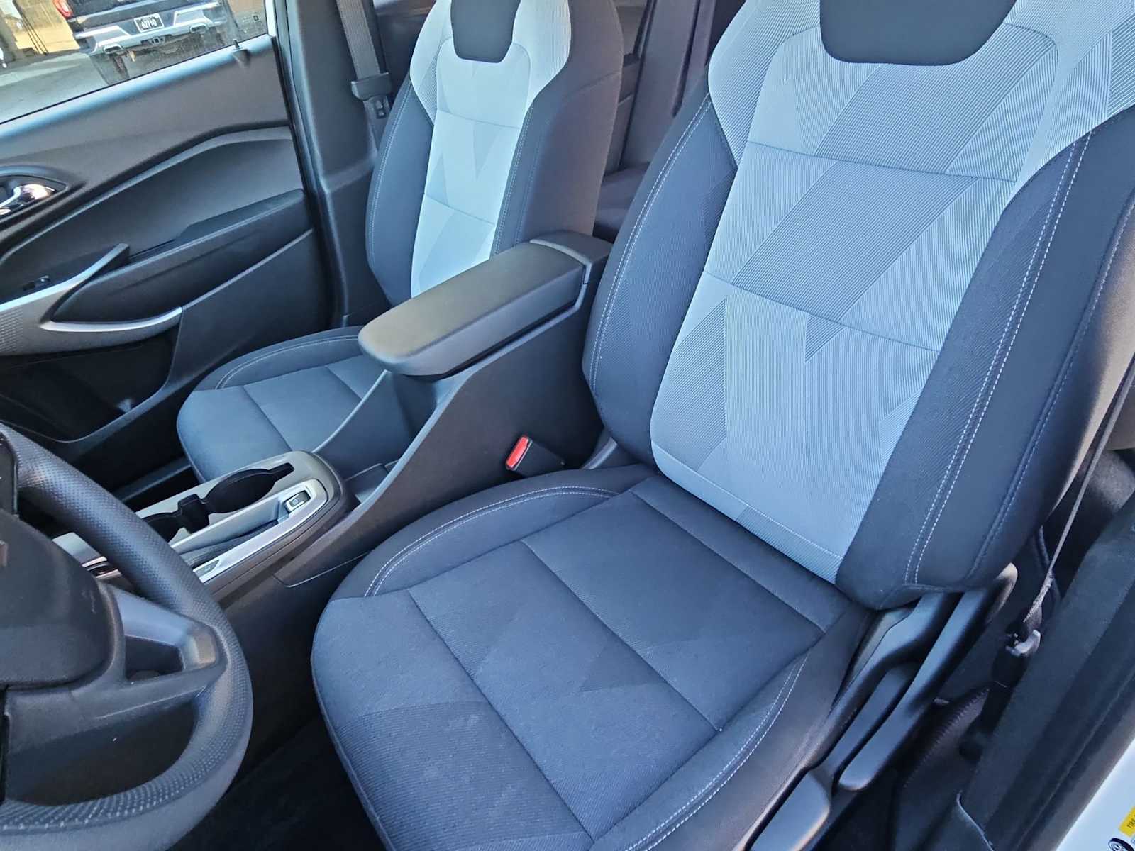 Thumbnail: 2025 Chevrolet Trax - 17