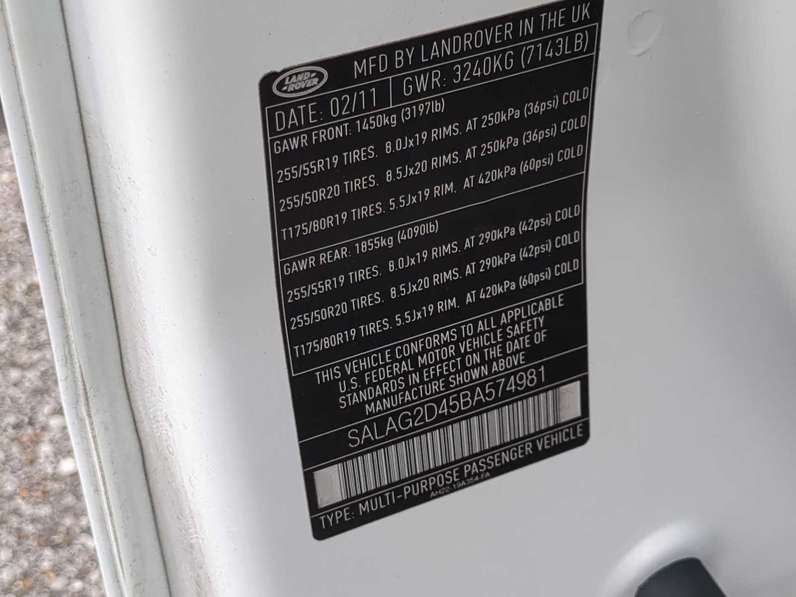 Thumbnail: 2011 Land Rover LR4 - 36