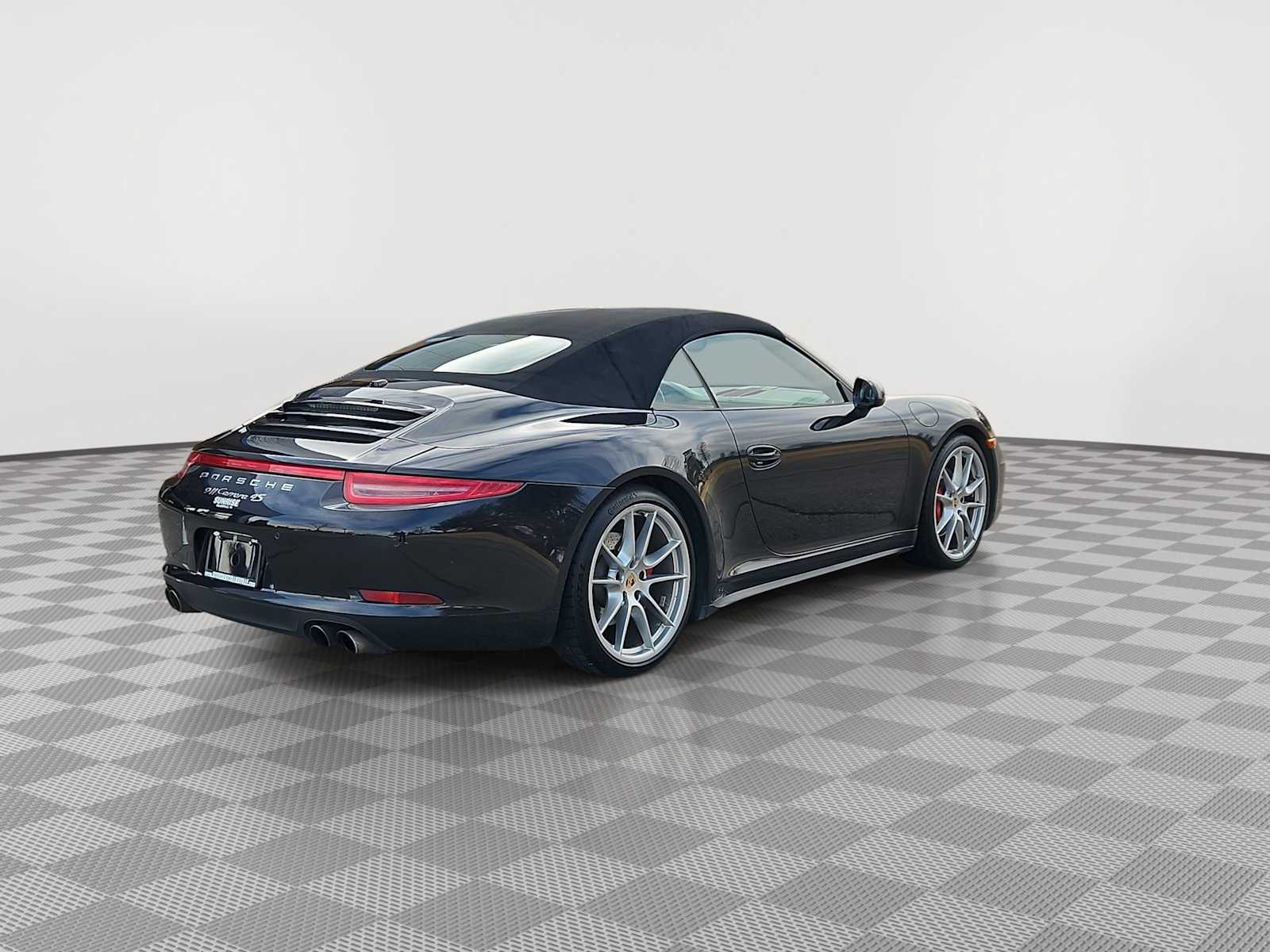 Thumbnail: 2014 Porsche 911 - 8
