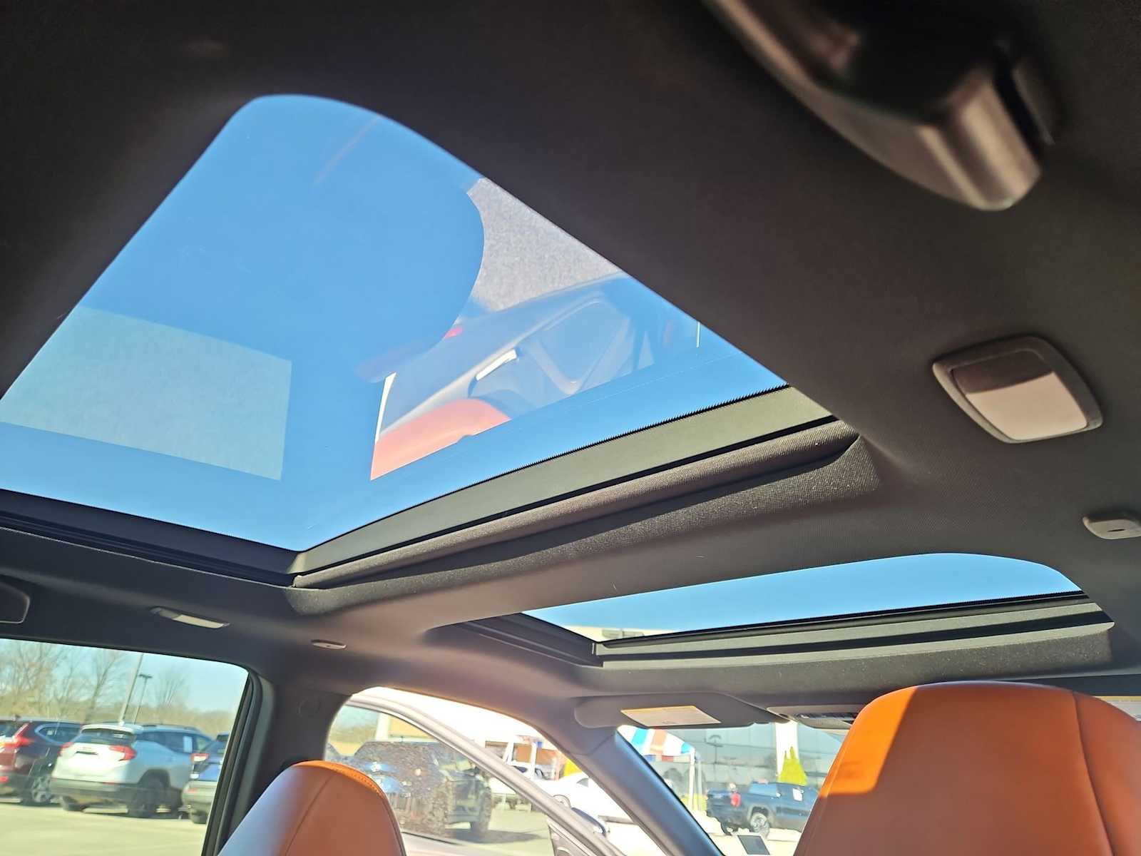 Thumbnail: 2019 Nissan Maxima - 23