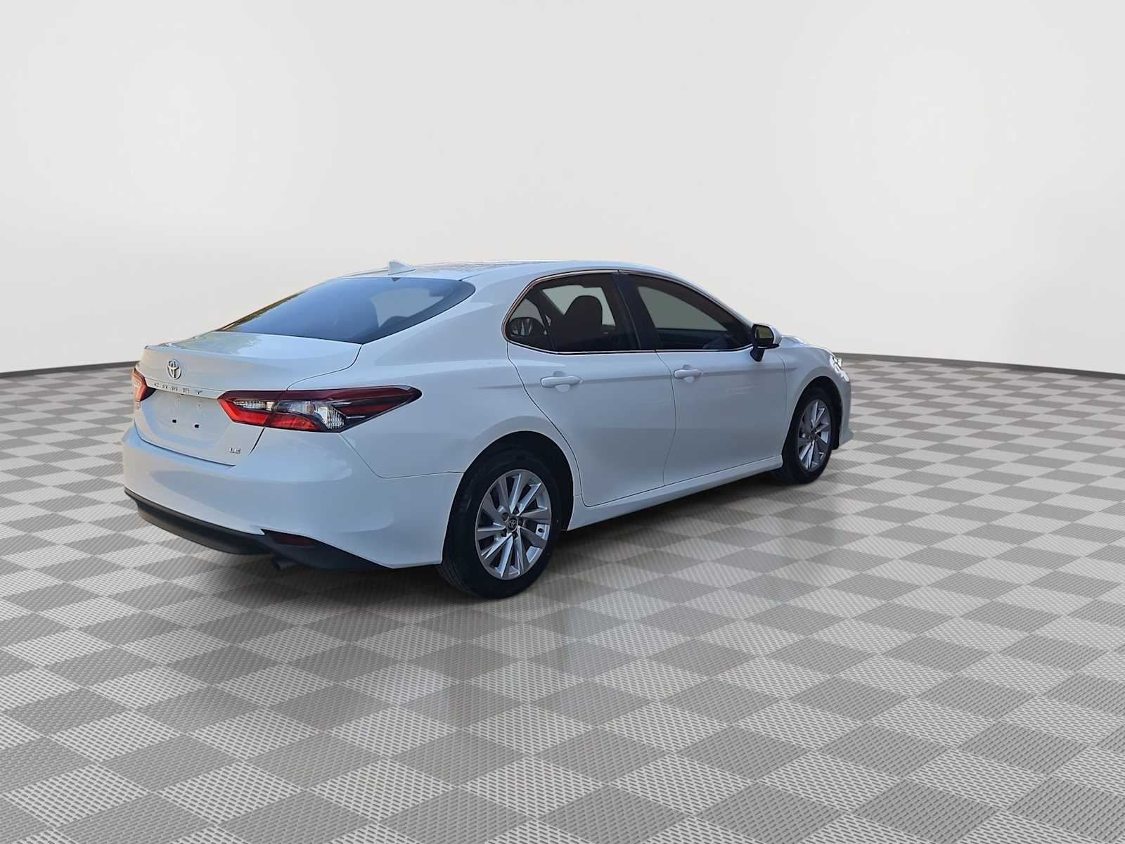 Thumbnail: 2022 Toyota Camry - 8