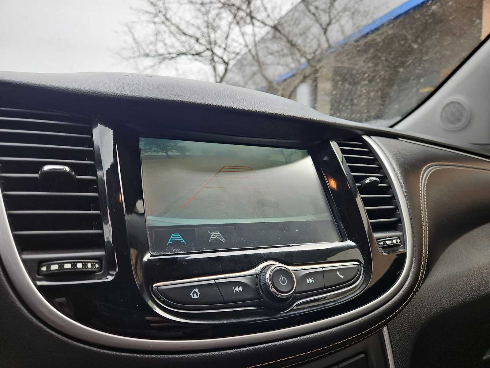 Thumbnail: 2017 Chevrolet Trax - 28