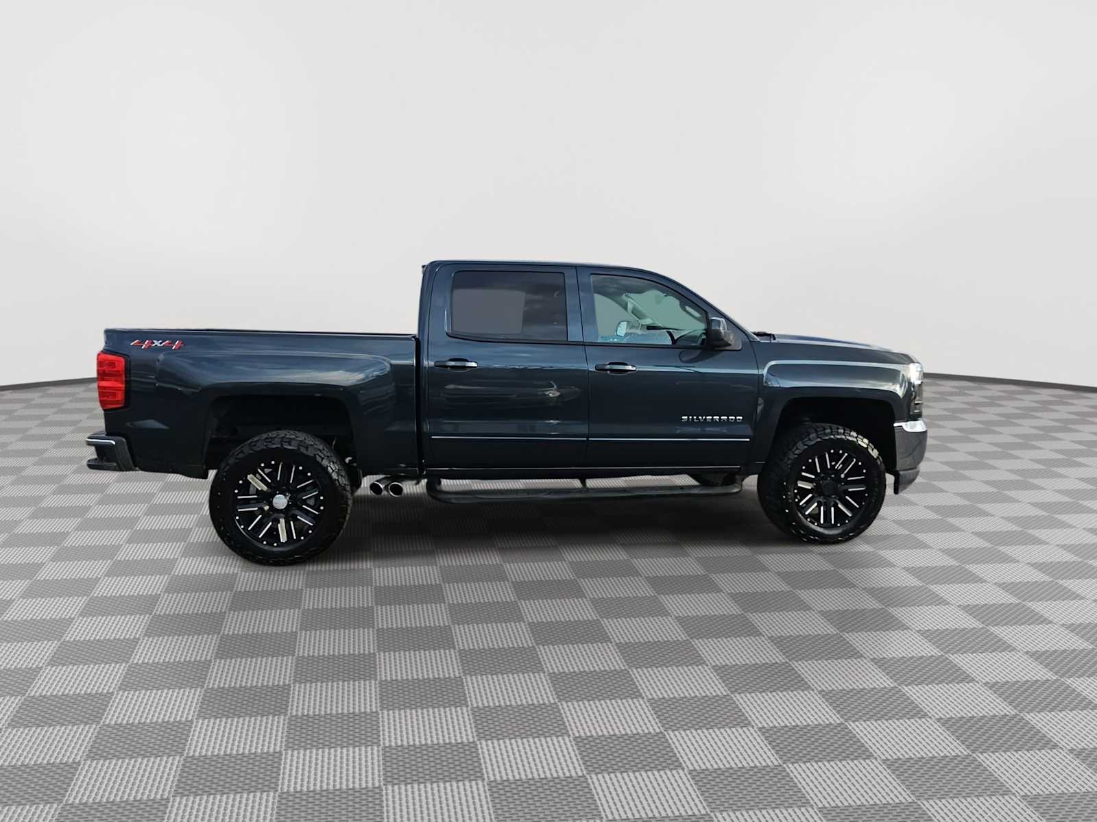 Thumbnail: 2018 Chevrolet Silverado 1500 - 9