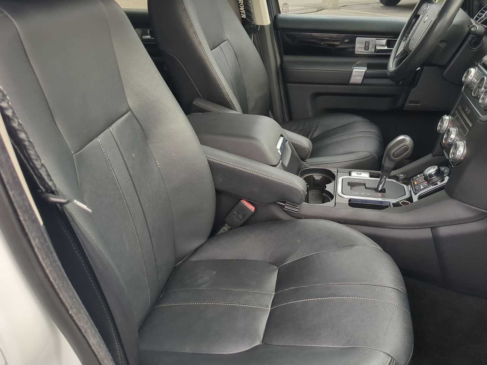 Thumbnail: 2011 Land Rover LR4 - 21