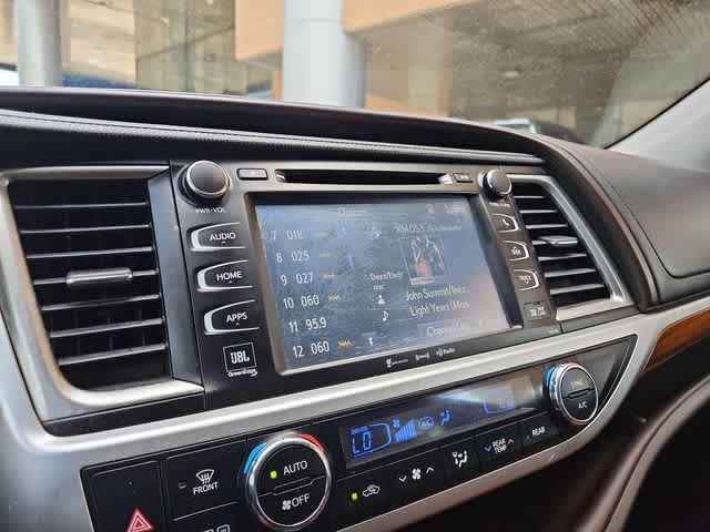Thumbnail: 2018 Toyota Highlander - 50