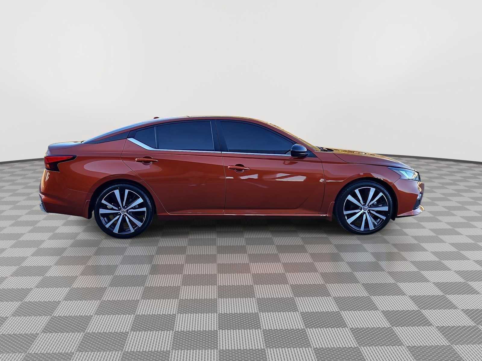 Thumbnail: 2022 Nissan Altima - 9