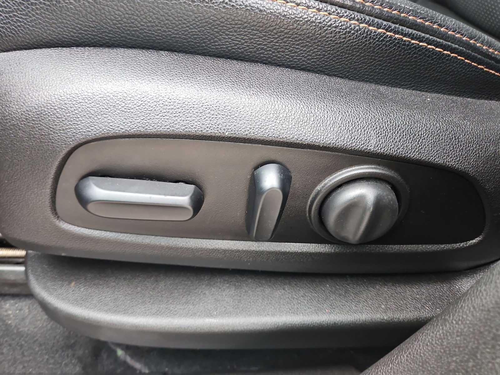 Thumbnail: 2020 GMC Terrain - 17