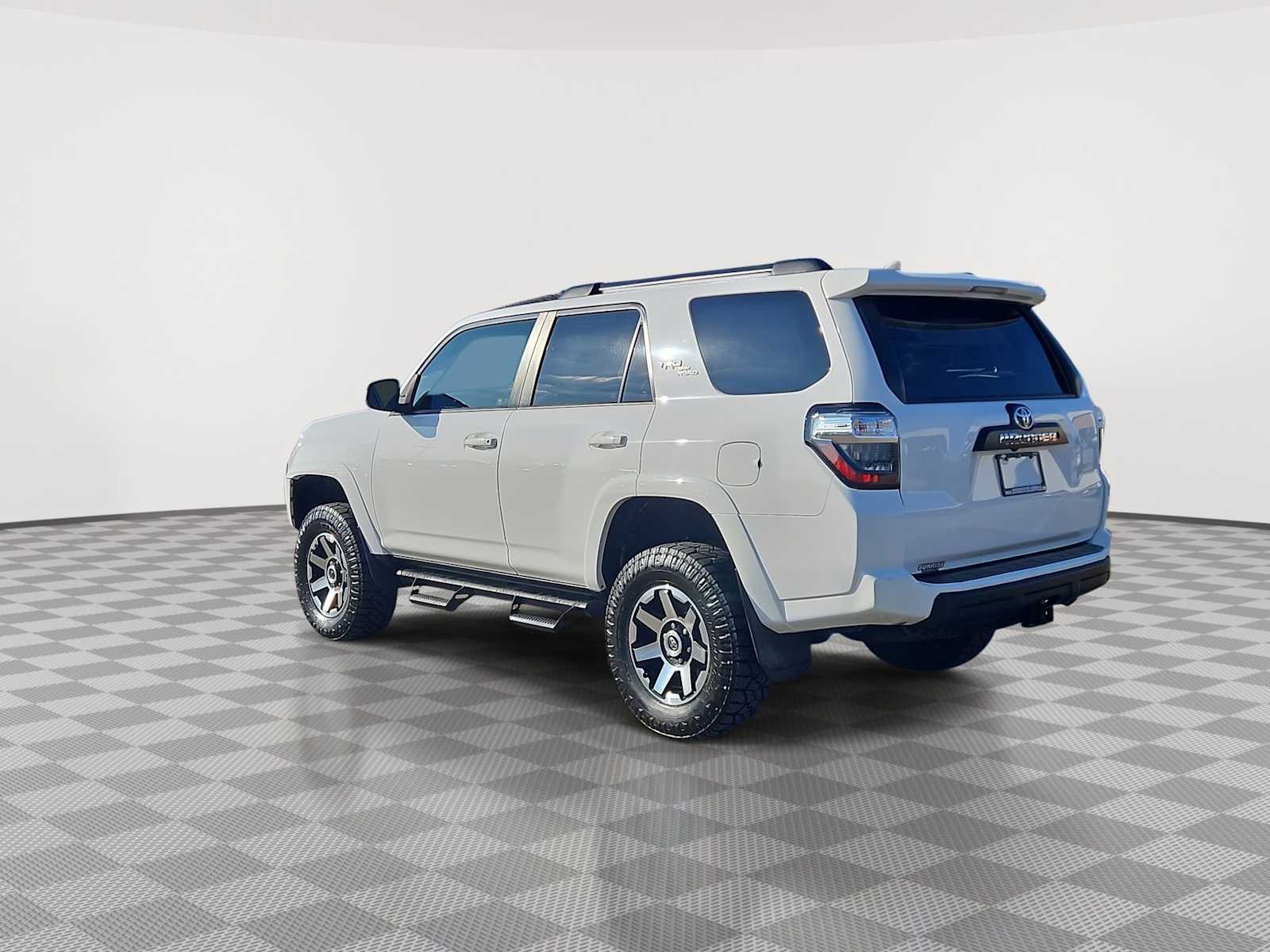 Thumbnail: 2019 Toyota 4Runner - 6