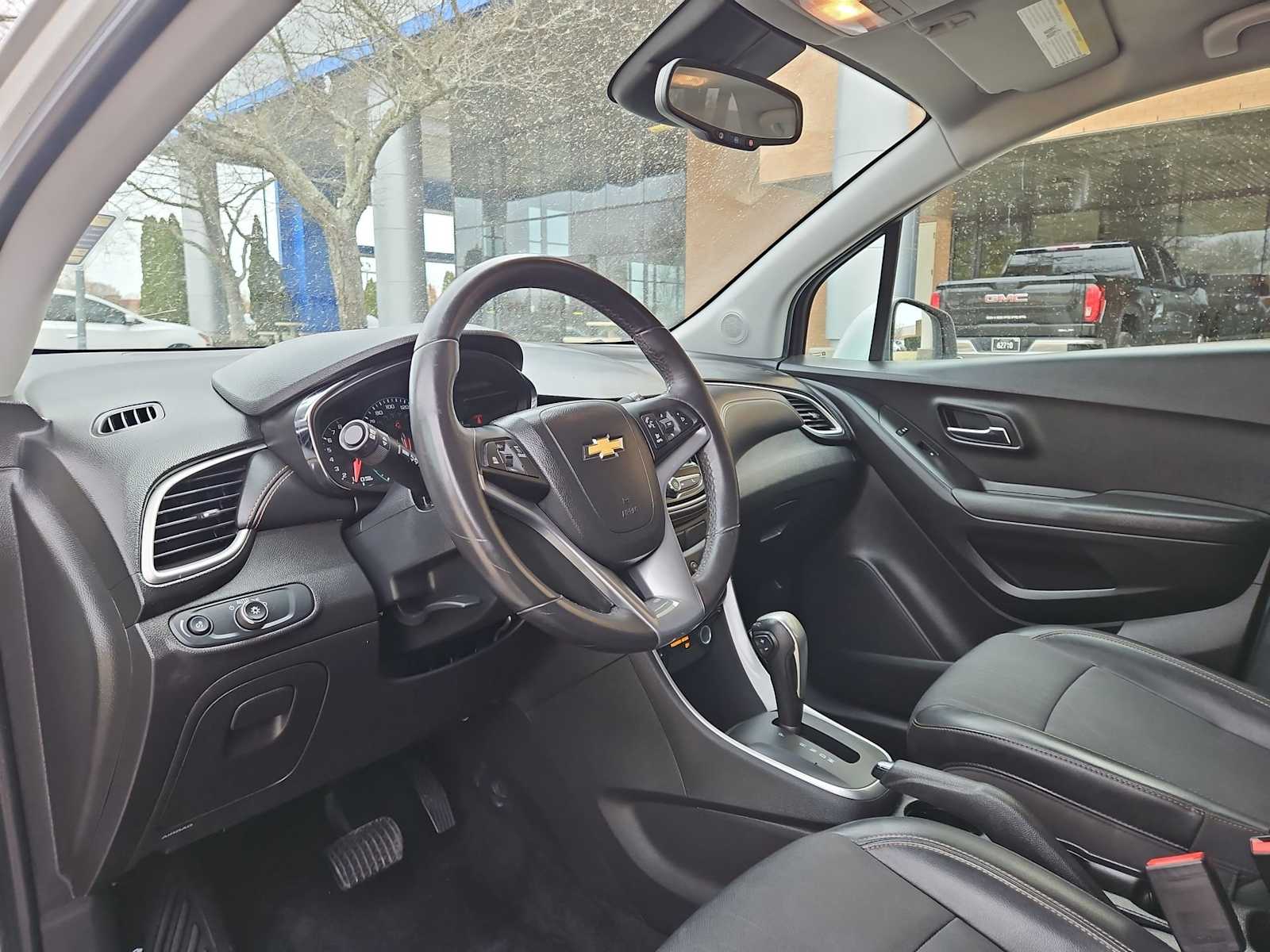 Thumbnail: 2017 Chevrolet Trax - 10