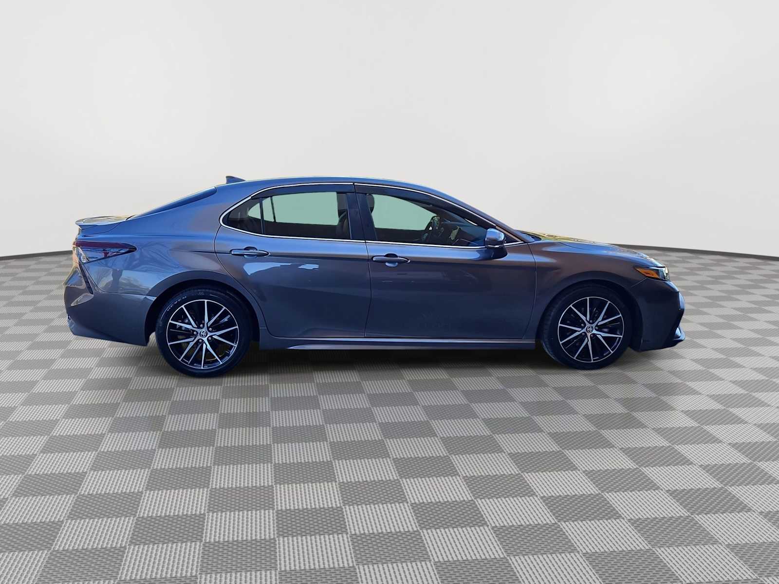 Thumbnail: 2022 Toyota Camry - 9