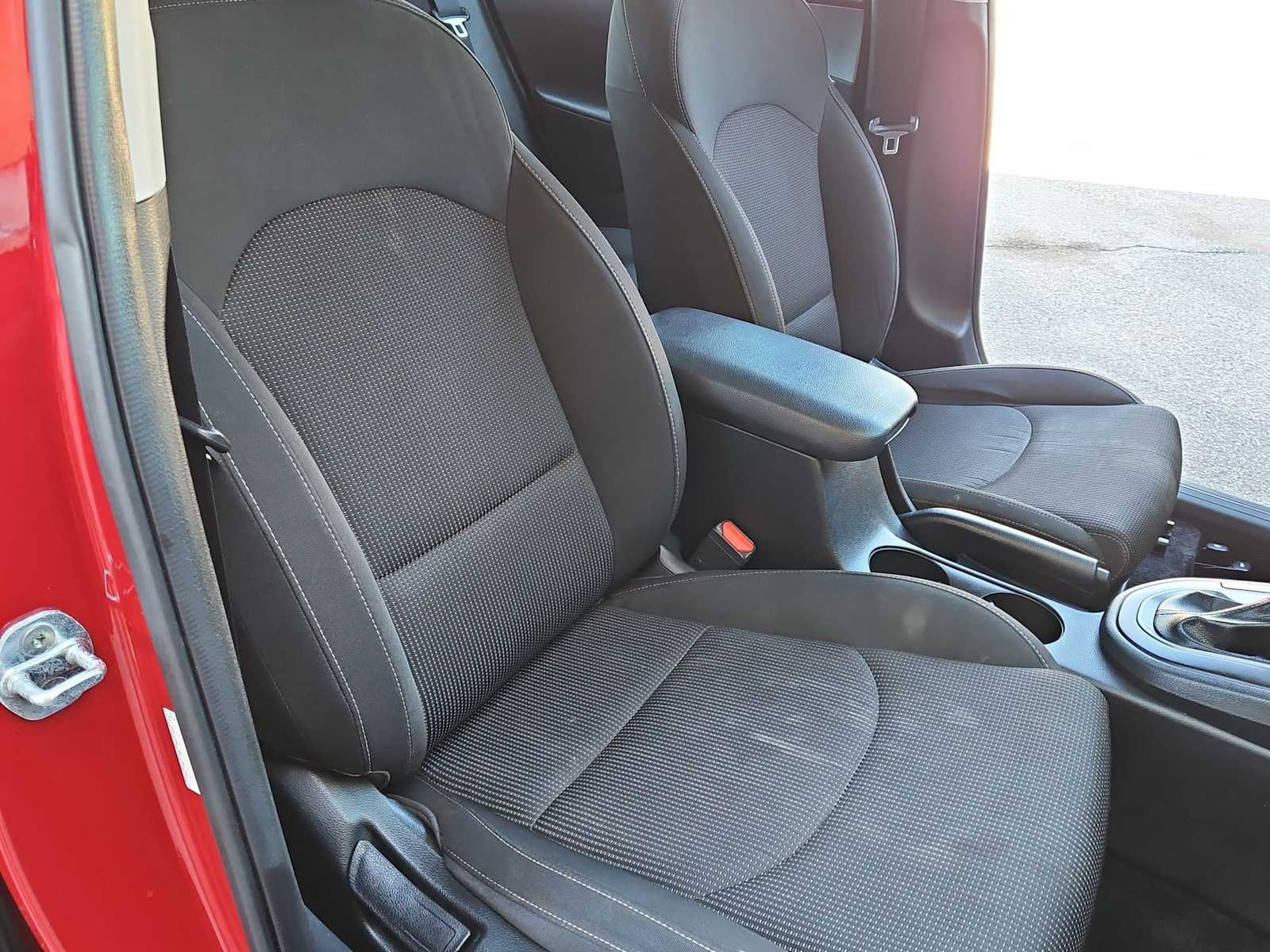 Thumbnail: 2021 Kia Forte - 22