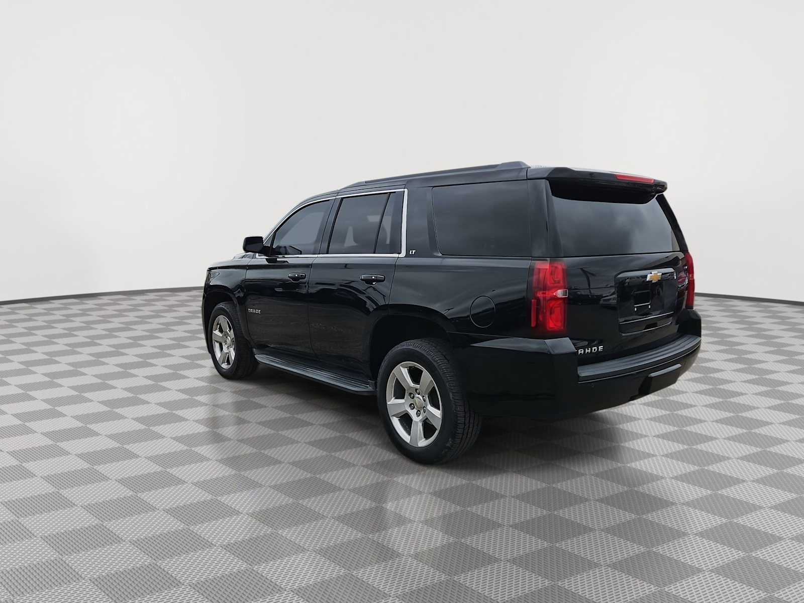 Thumbnail: 2016 Chevrolet Tahoe - 6