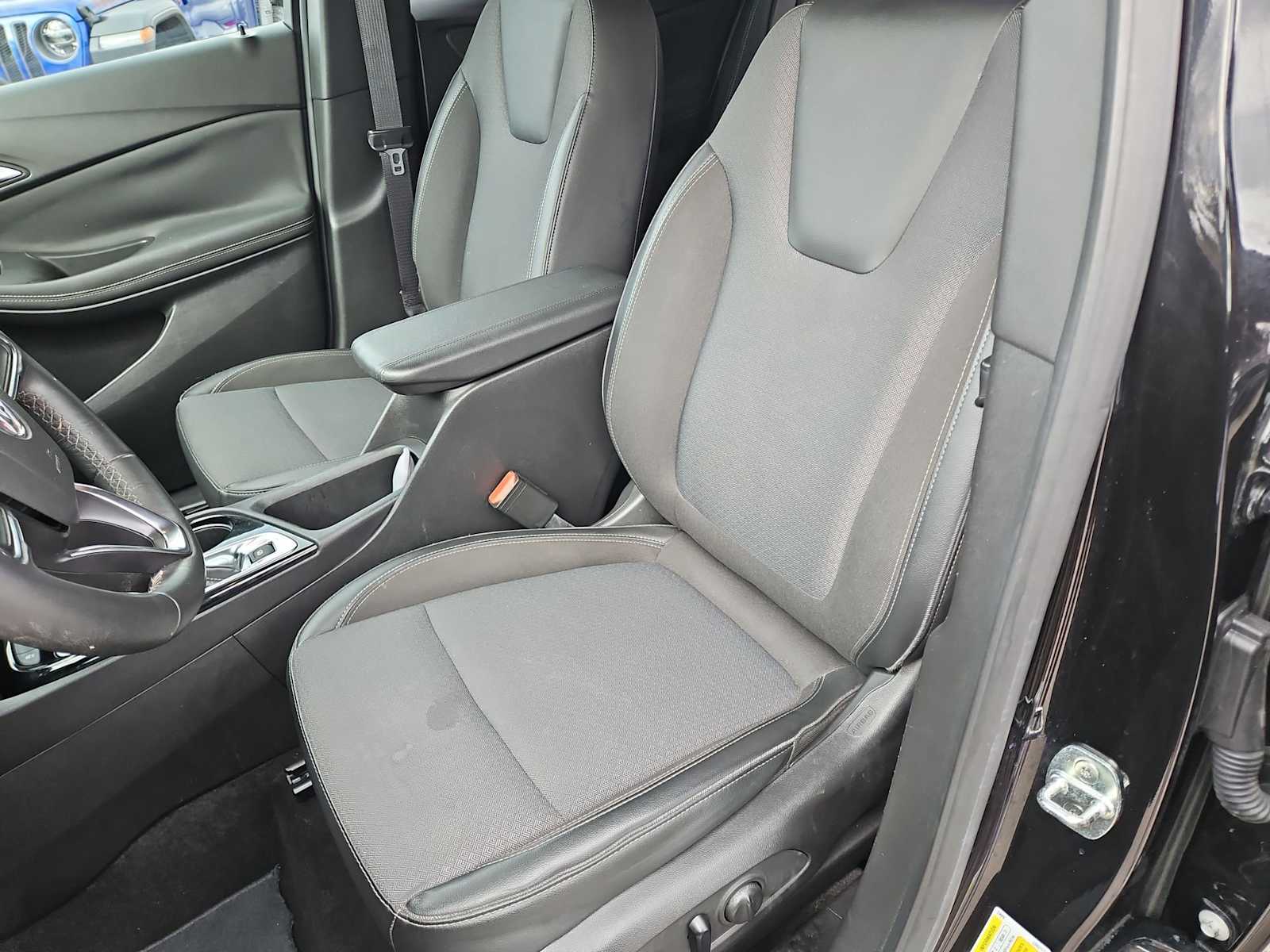 Thumbnail: 2022 Buick Encore GX - 17