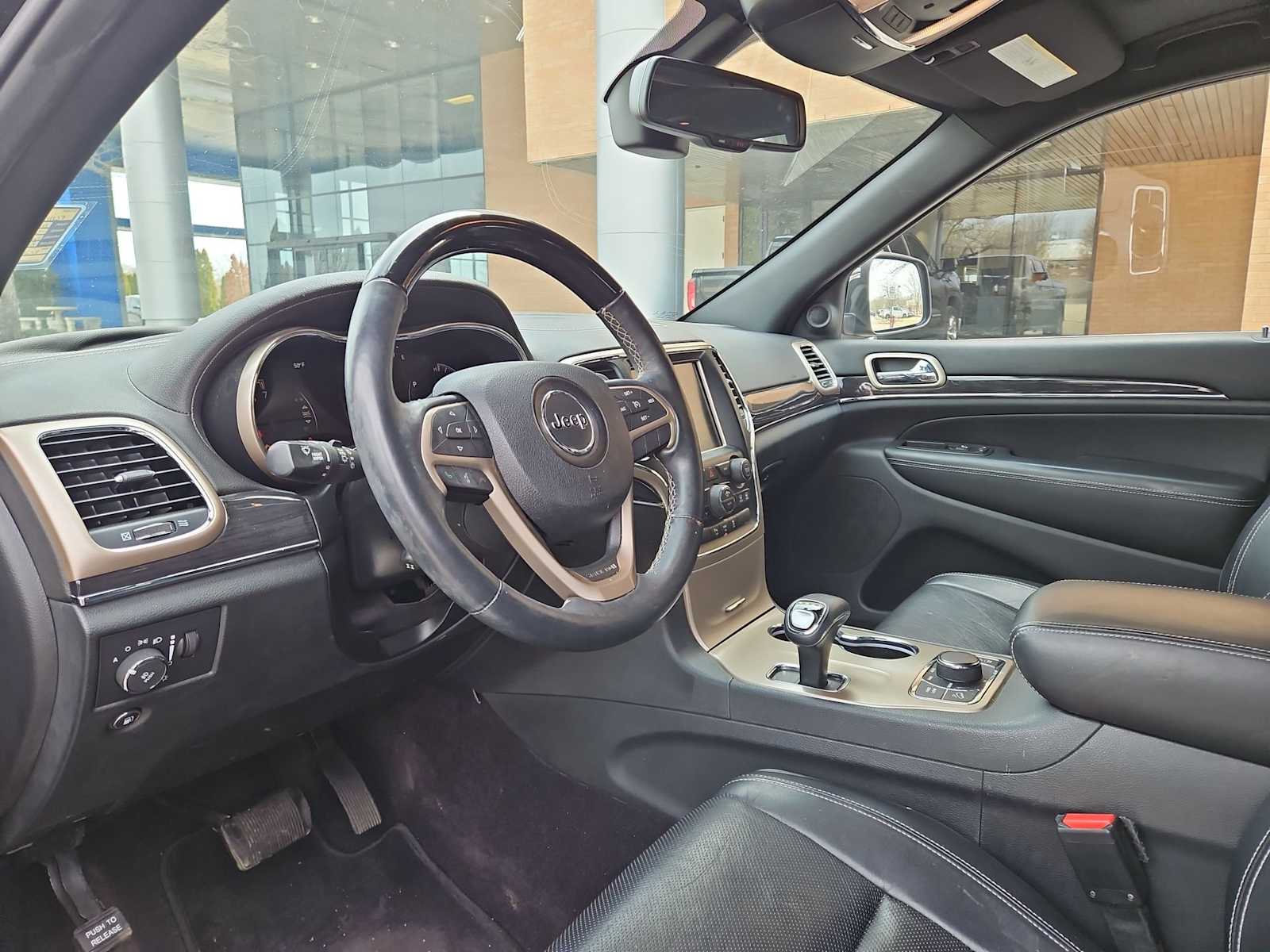 Thumbnail: 2015 Jeep Grand Cherokee - 10