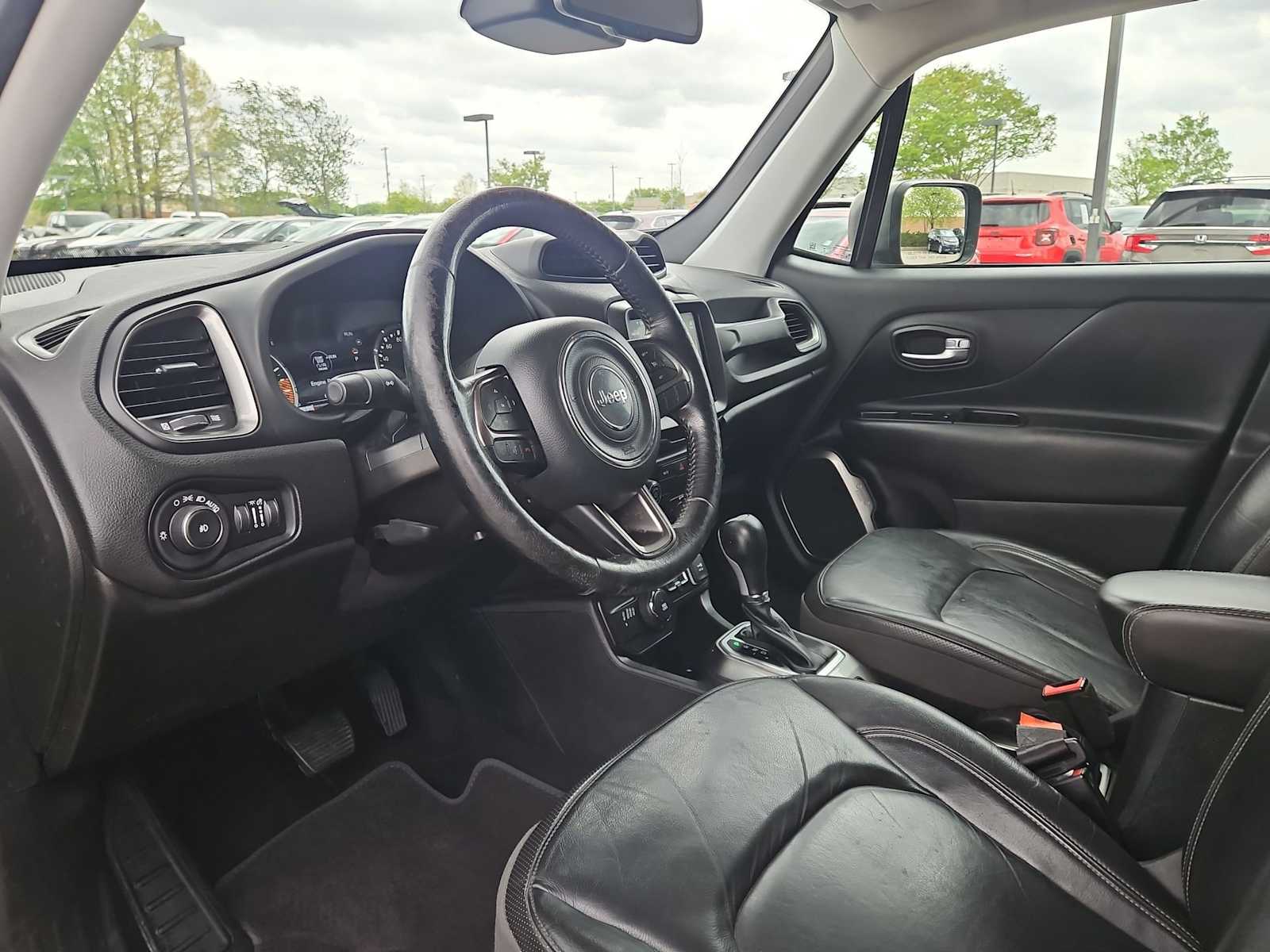 Thumbnail: 2019 Jeep Renegade - 19