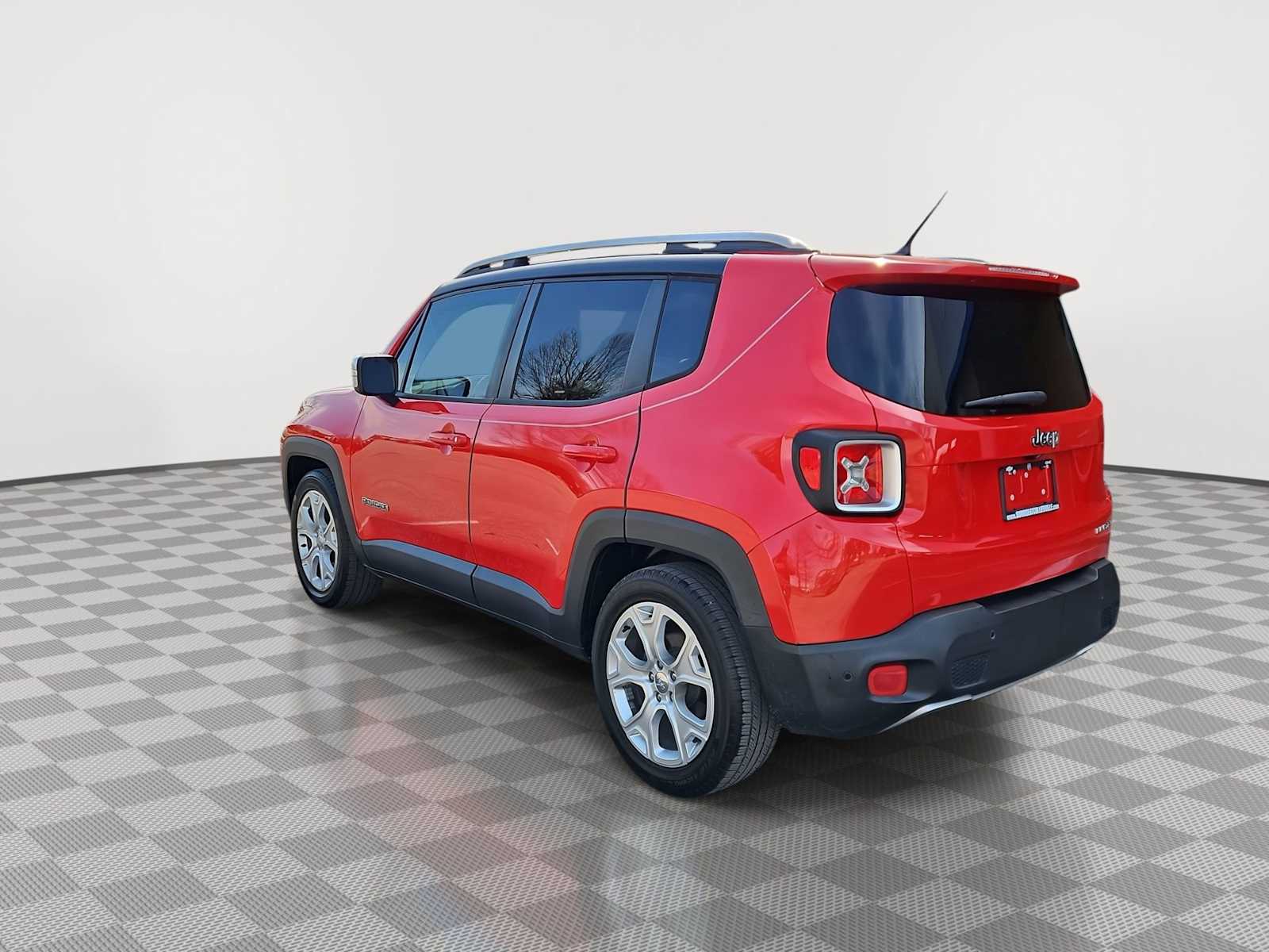 Thumbnail: 2016 Jeep Renegade - 6