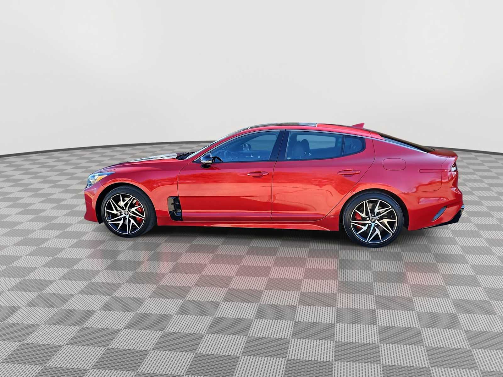 Thumbnail: 2023 Kia Stinger - 5