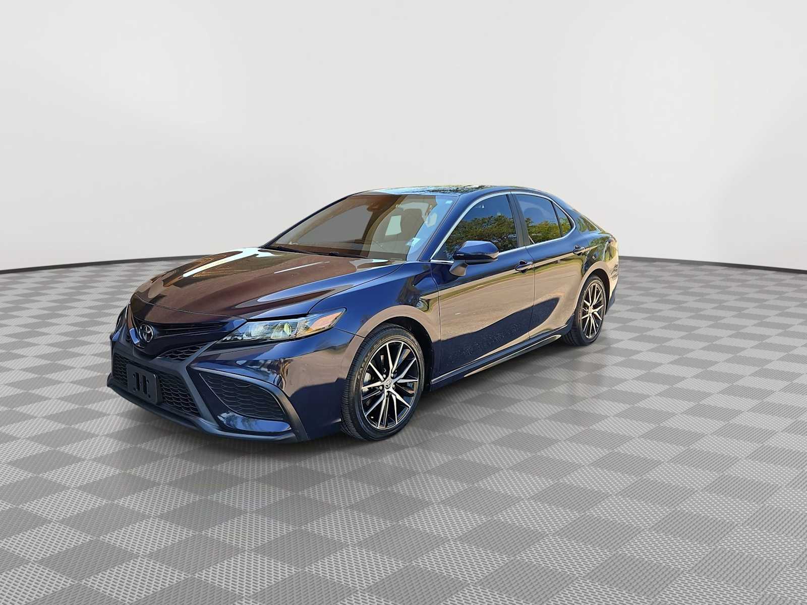 Thumbnail: 2021 Toyota Camry - 4