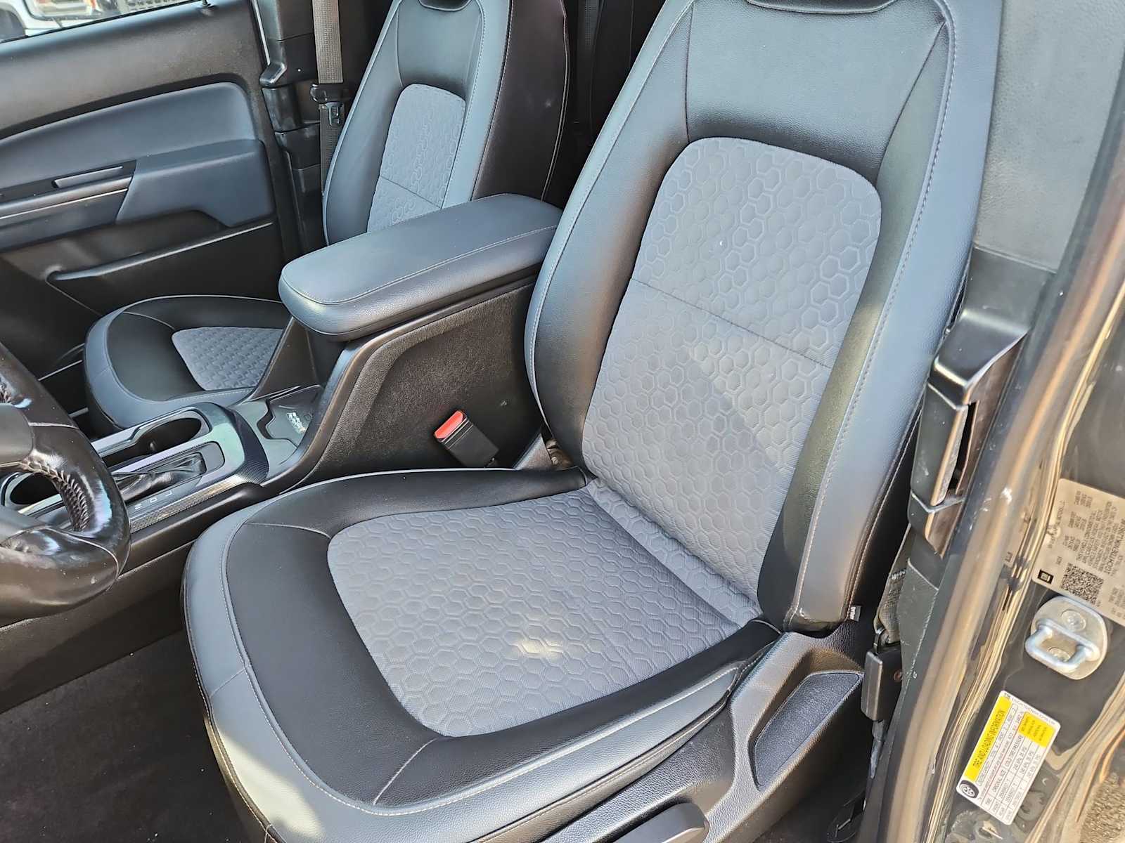 Thumbnail: 2019 Chevrolet Colorado - 17