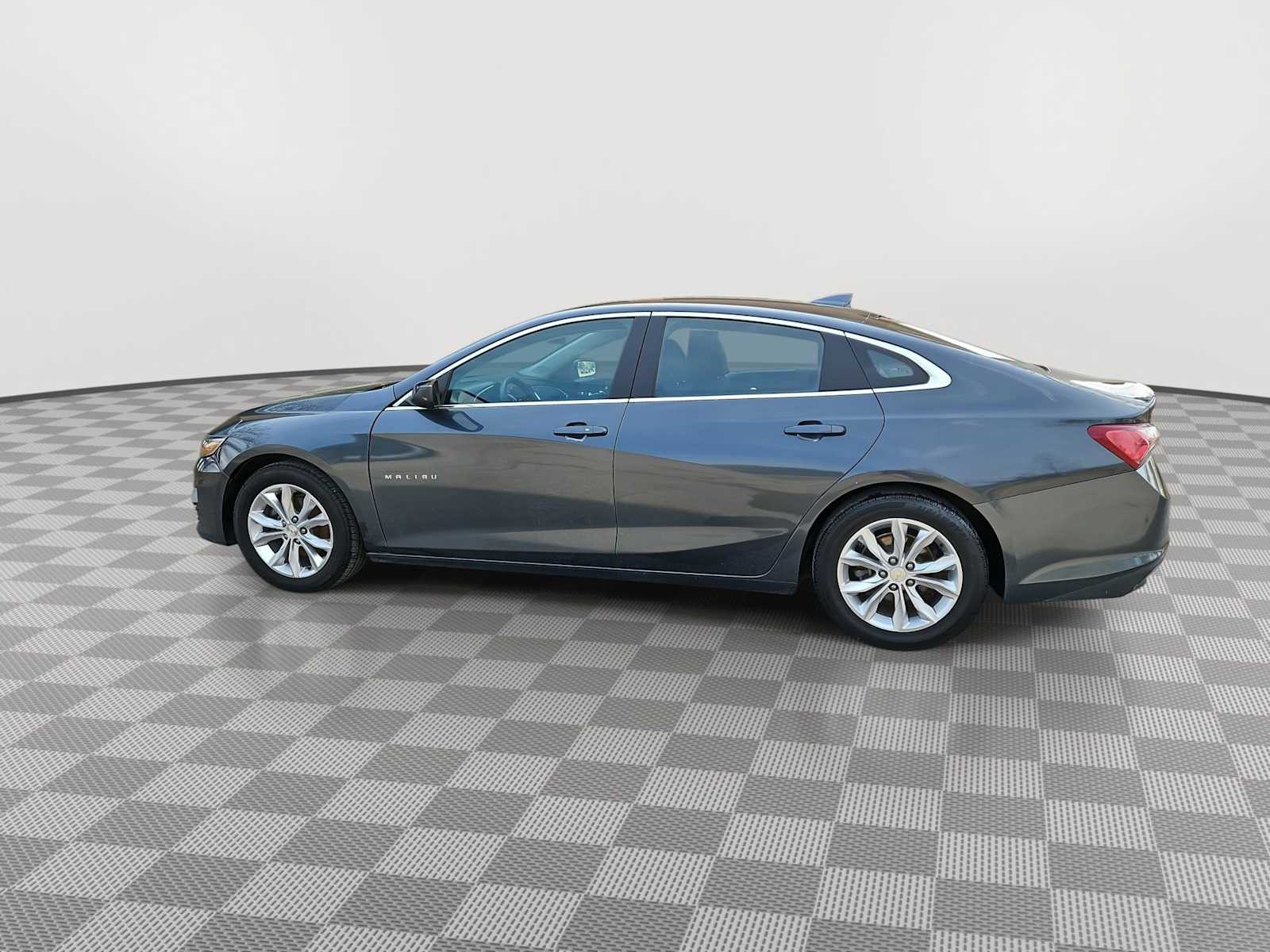 Thumbnail: 2021 Chevrolet Malibu - 5