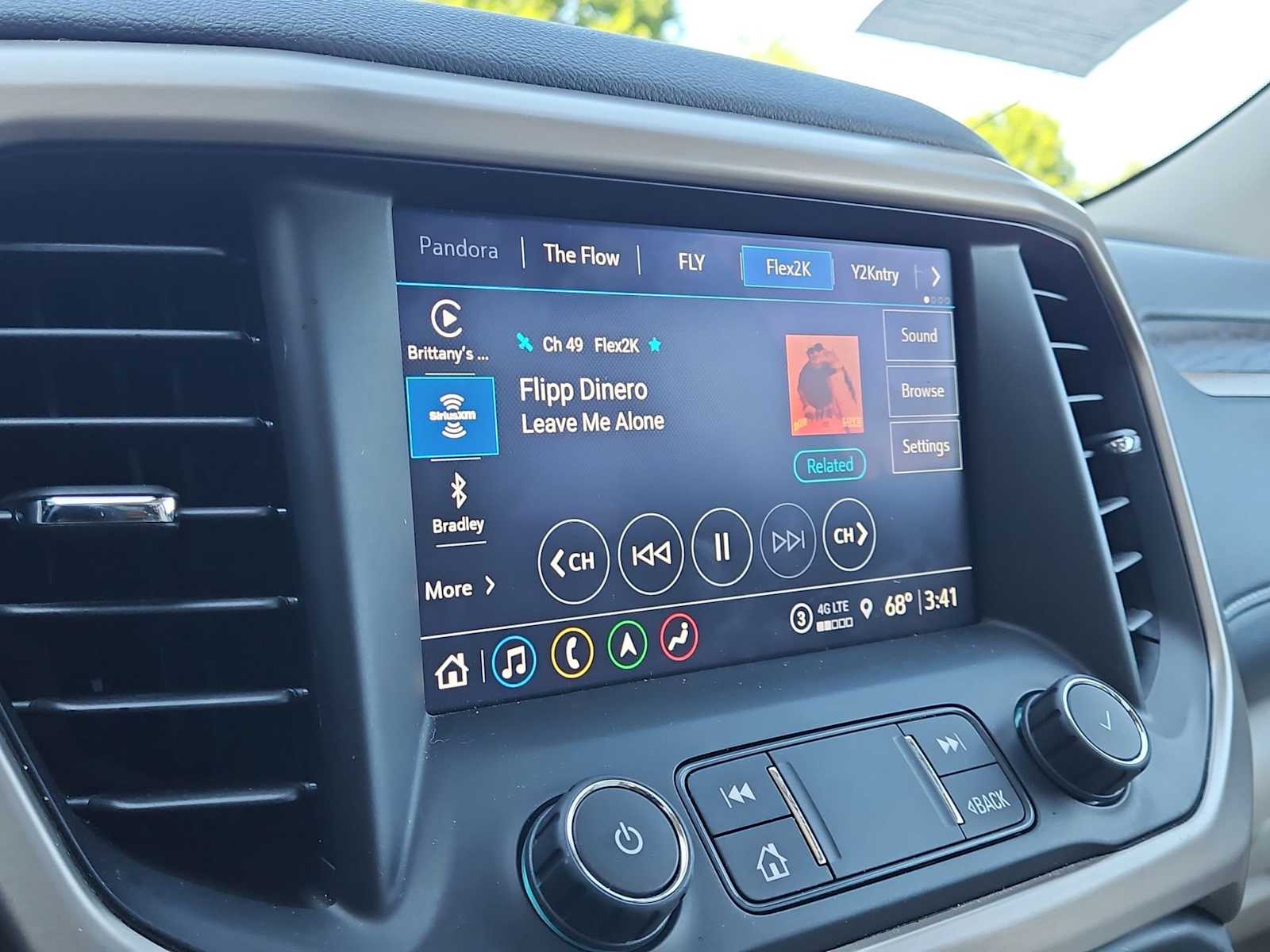 Thumbnail: 2022 GMC Acadia - 32