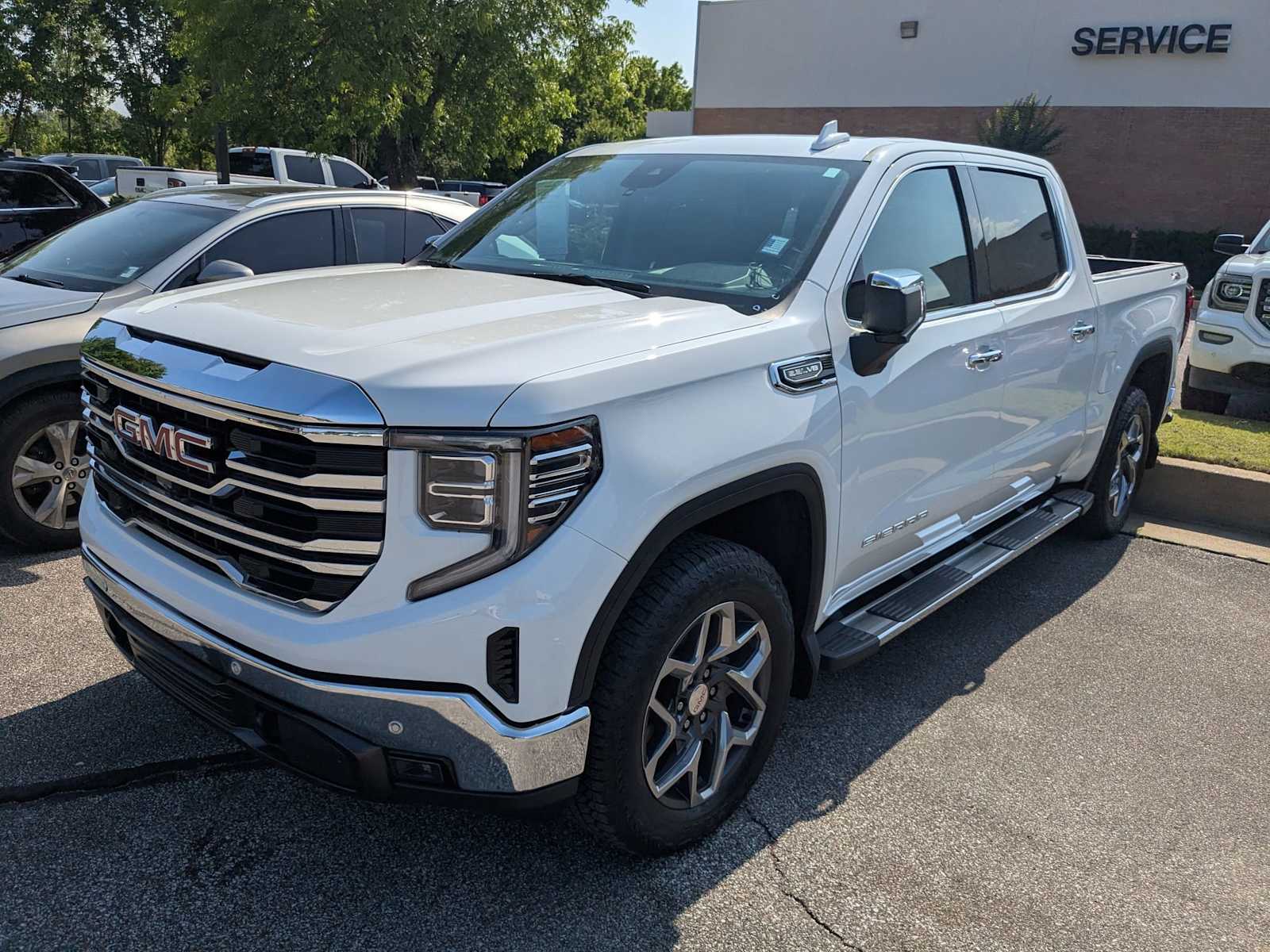 2023 GMC Sierra 1500 SLT -
                  Collierville, TN