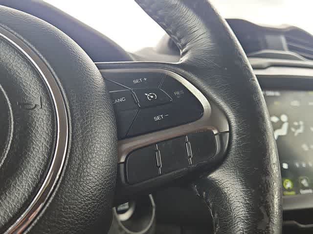 Thumbnail: 2019 Jeep Renegade - 45